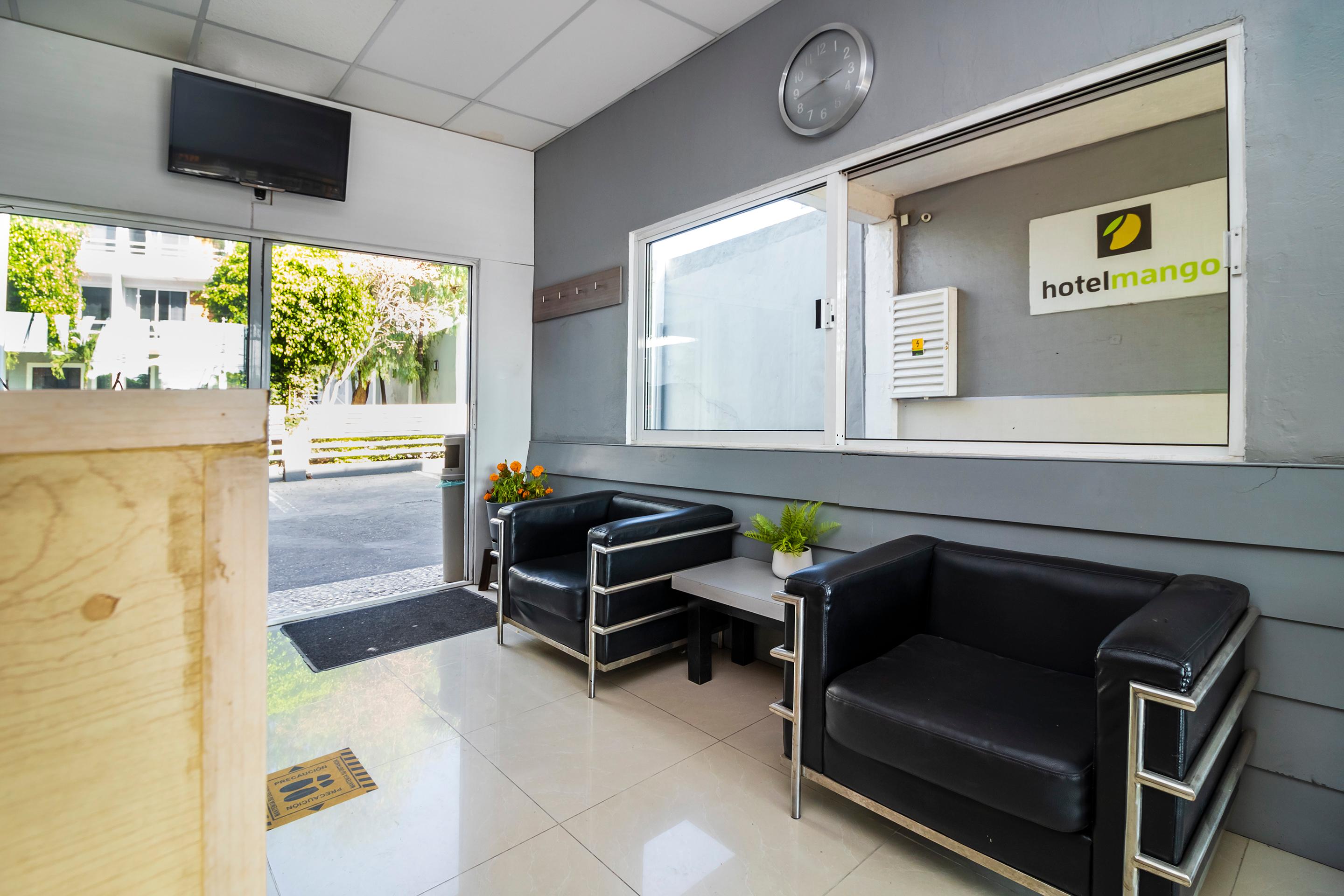 Vista Lobby Collection O Hotel Mango,Six Flags Hurricane Harbor Oaxtepec