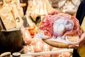 Actividad - Viaje por la rica tradición culinaria de Bolonia: tour privado gastronómico y de mercado