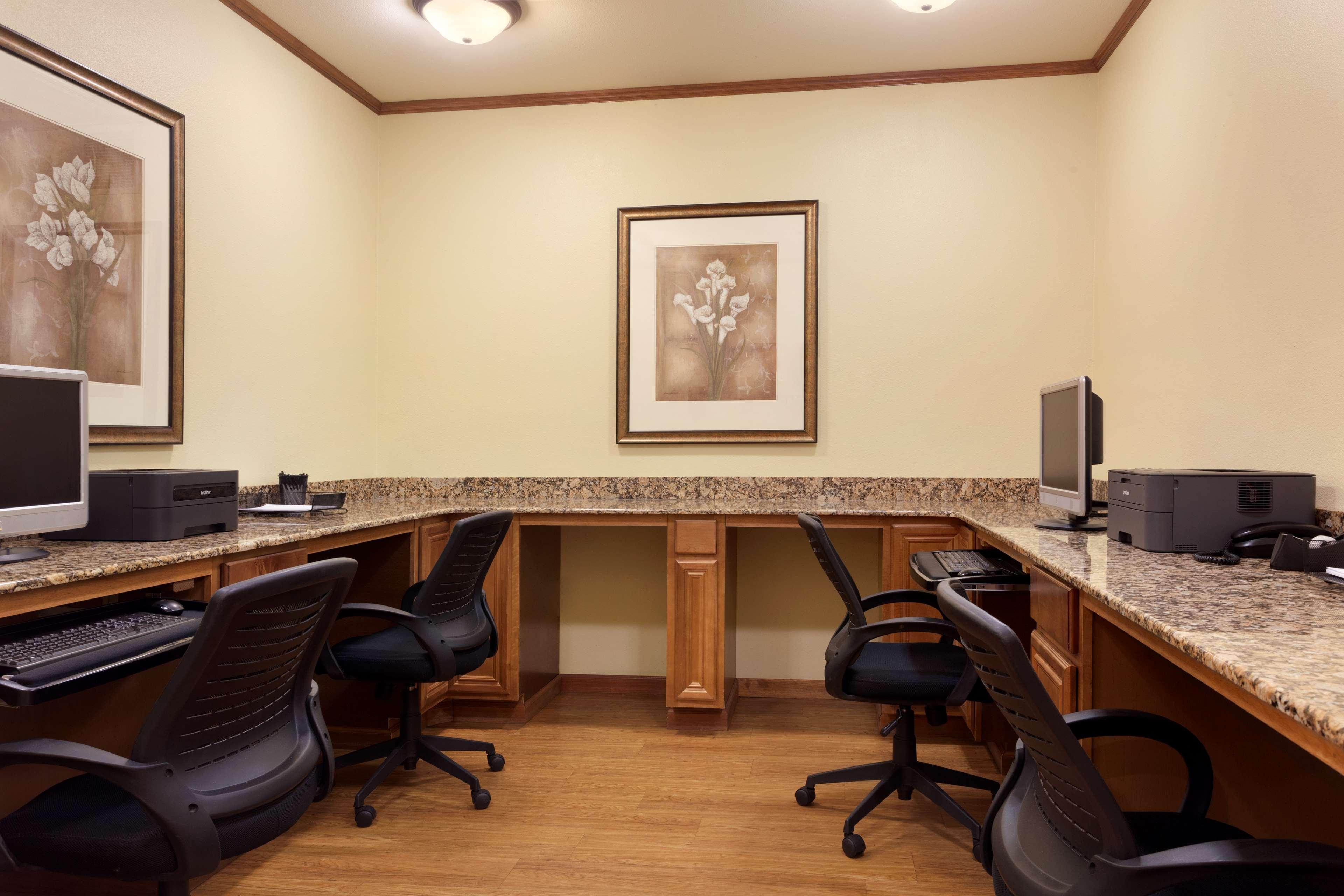 Centro de Negocios Country Inn & Suites by Radisson, Pineville, LA