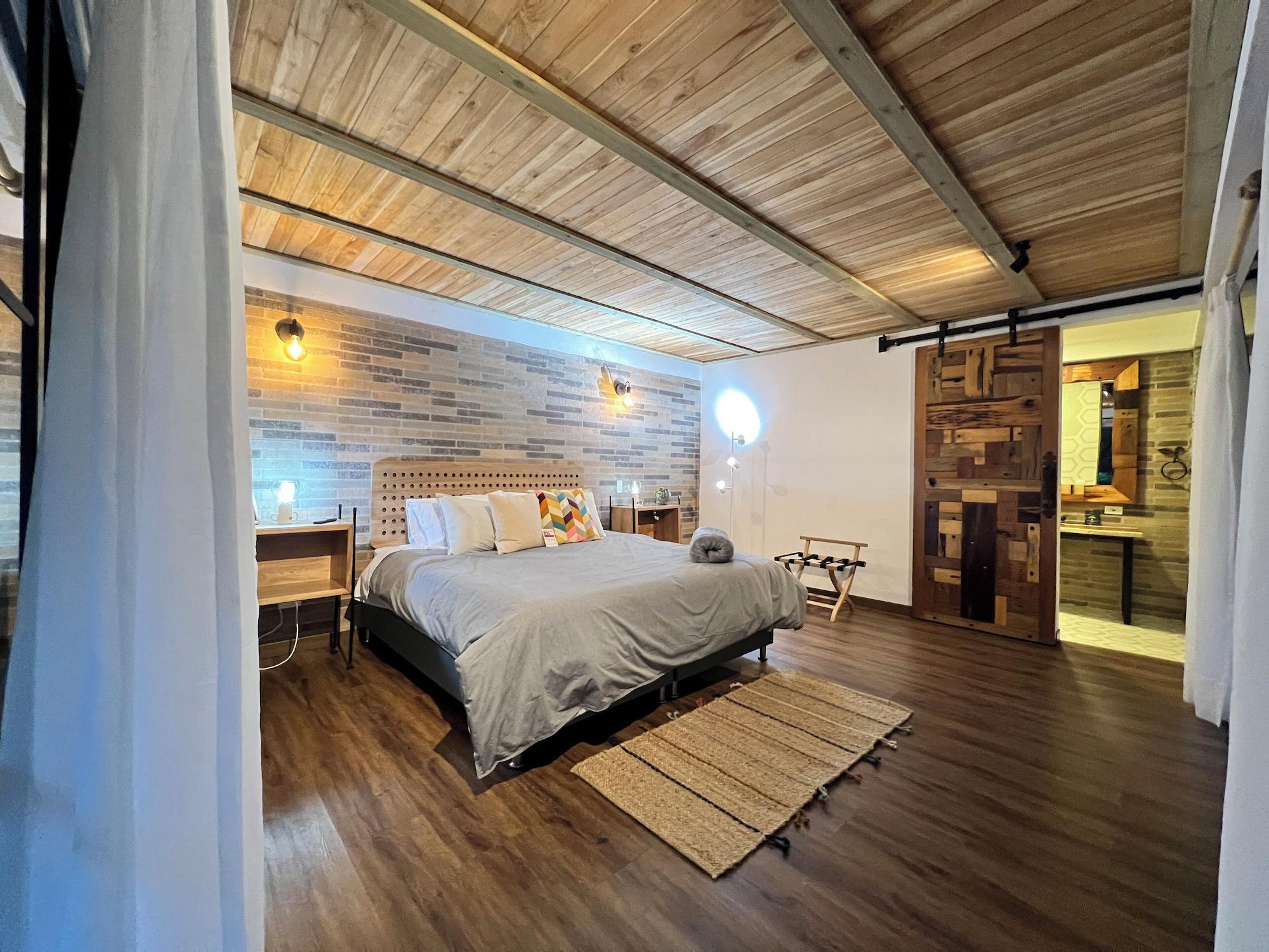 Varios Autenthico Sajonia Hotel Aeropuerto