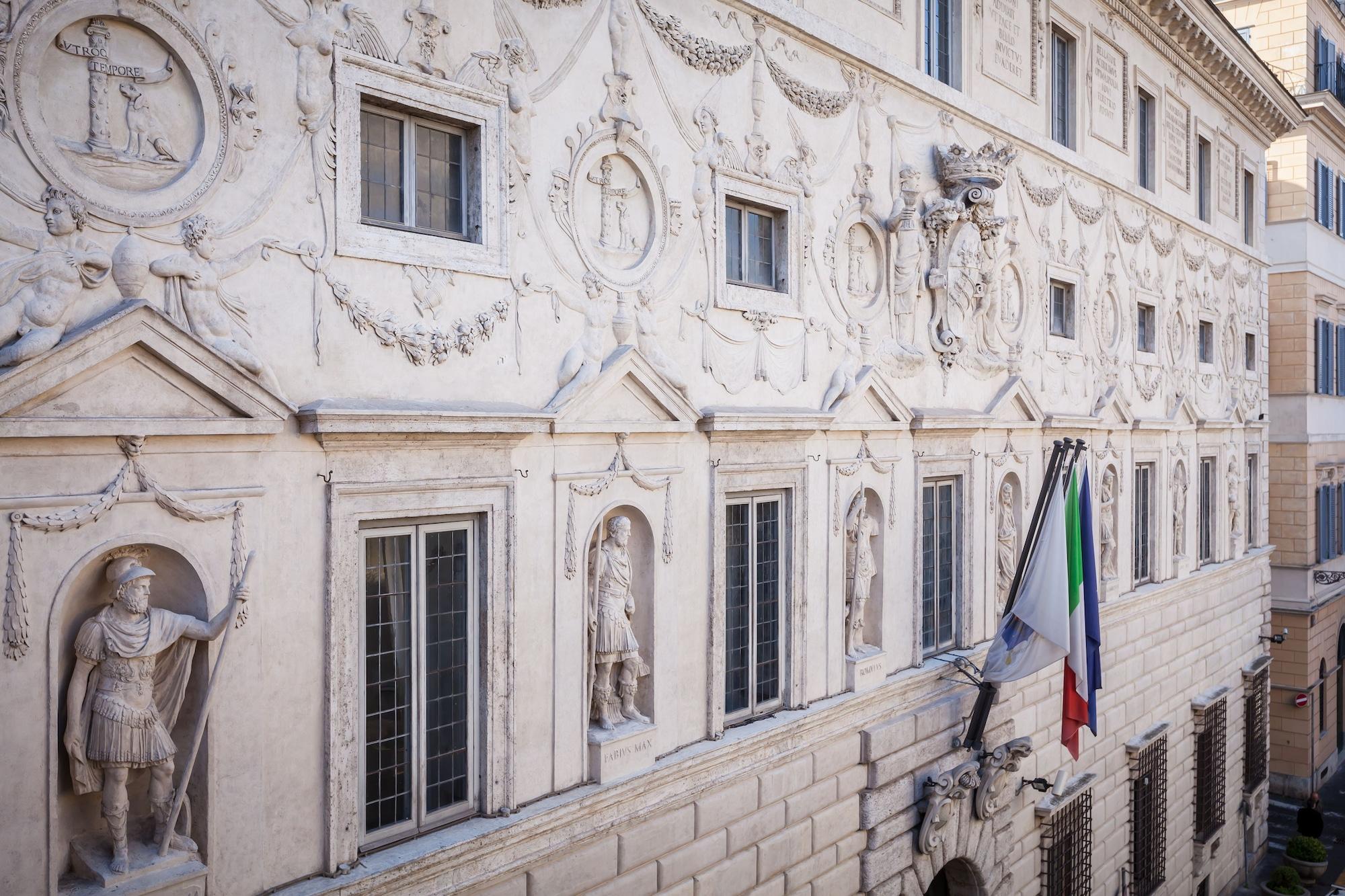 Varios Habitat's Campo di Fiori Apartments