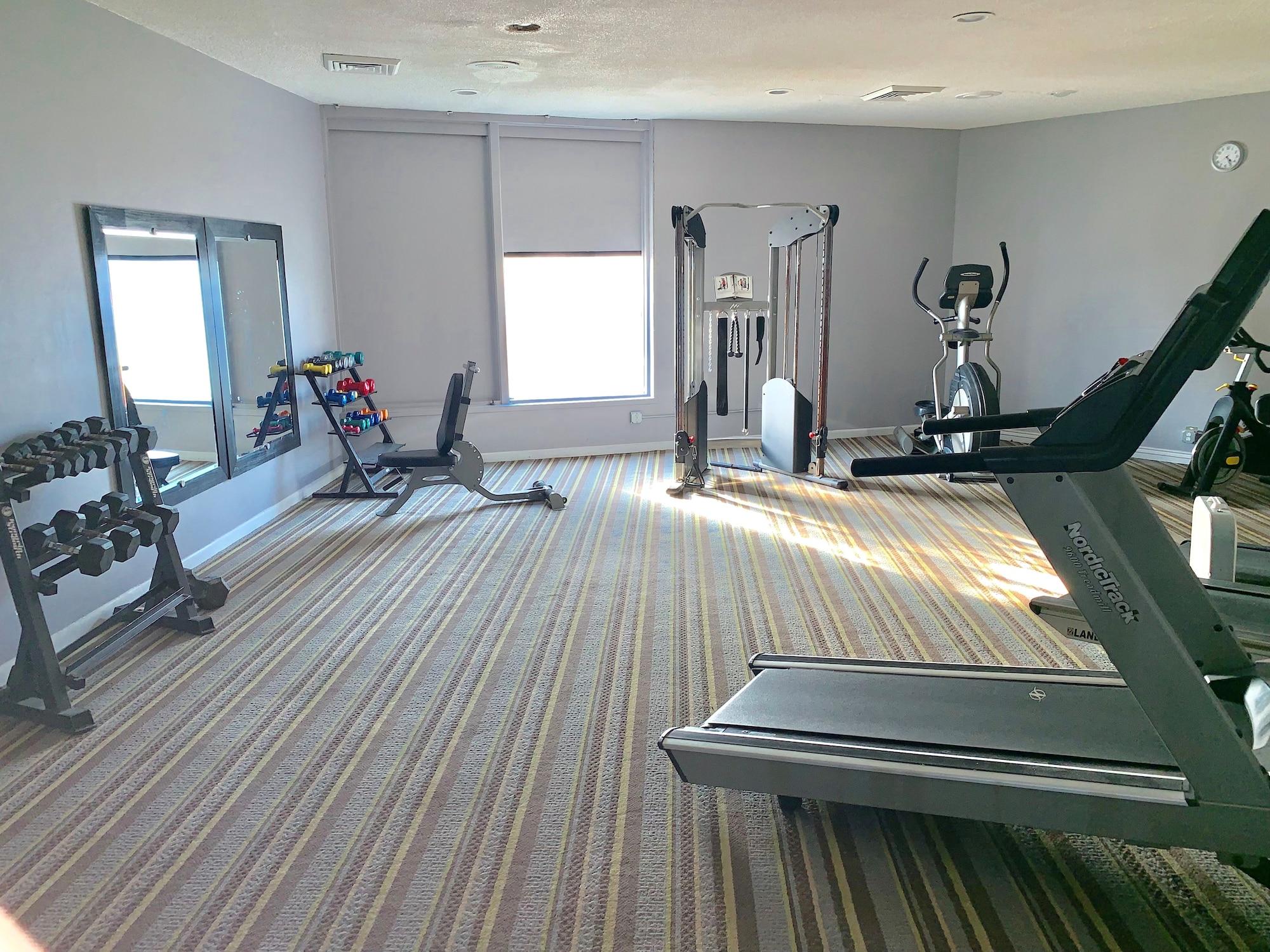 Gimnasio Super 8 by Wyndham Sterling CO