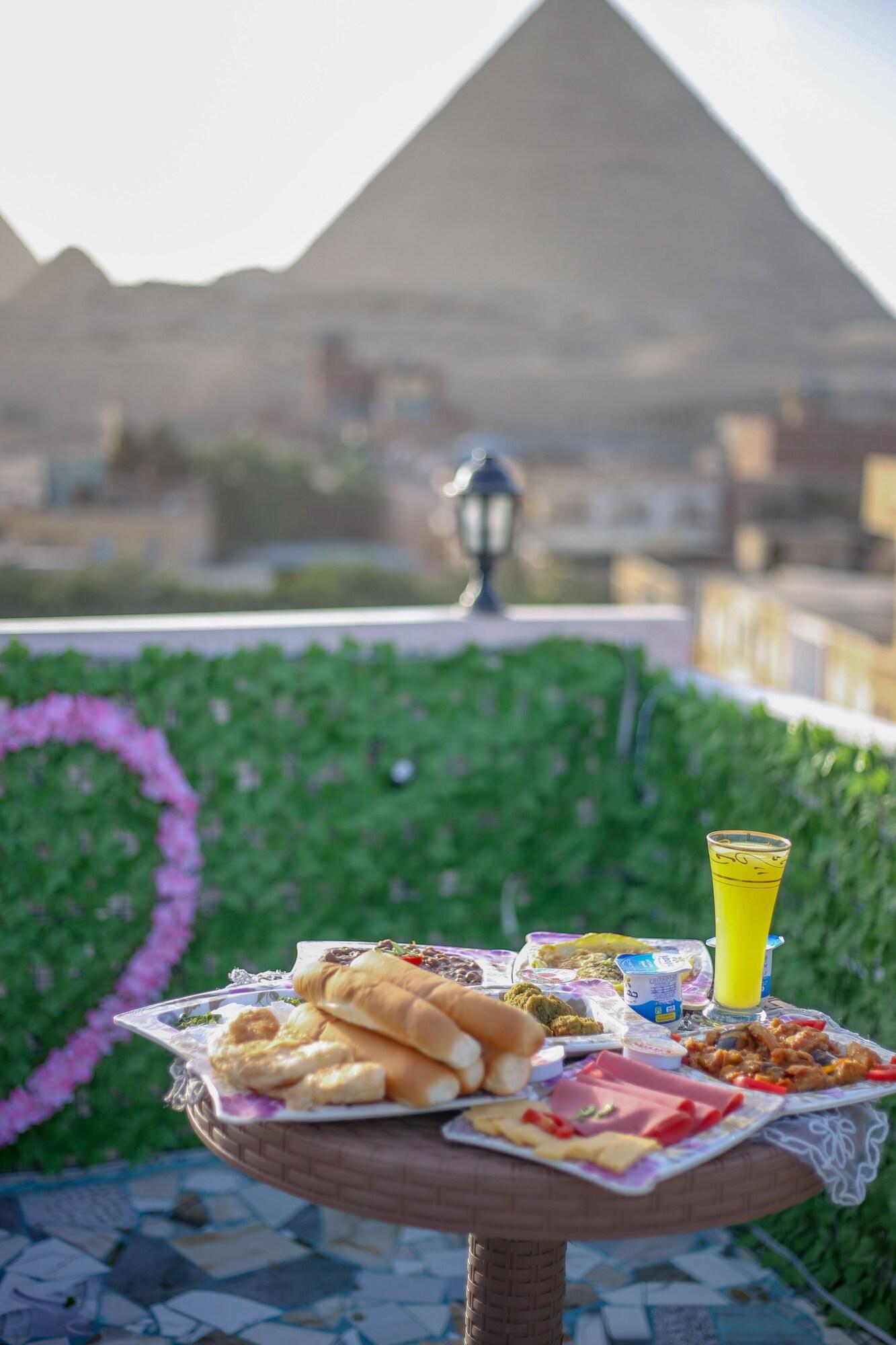 Restaurant sultan pyramids view