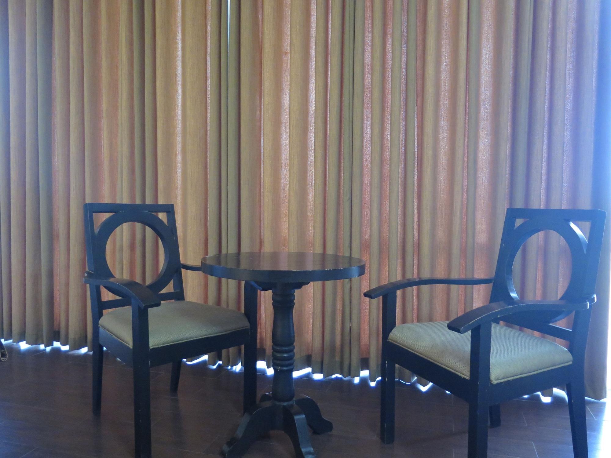 Set de Habitación The Ritz Hotel at Garden Oases