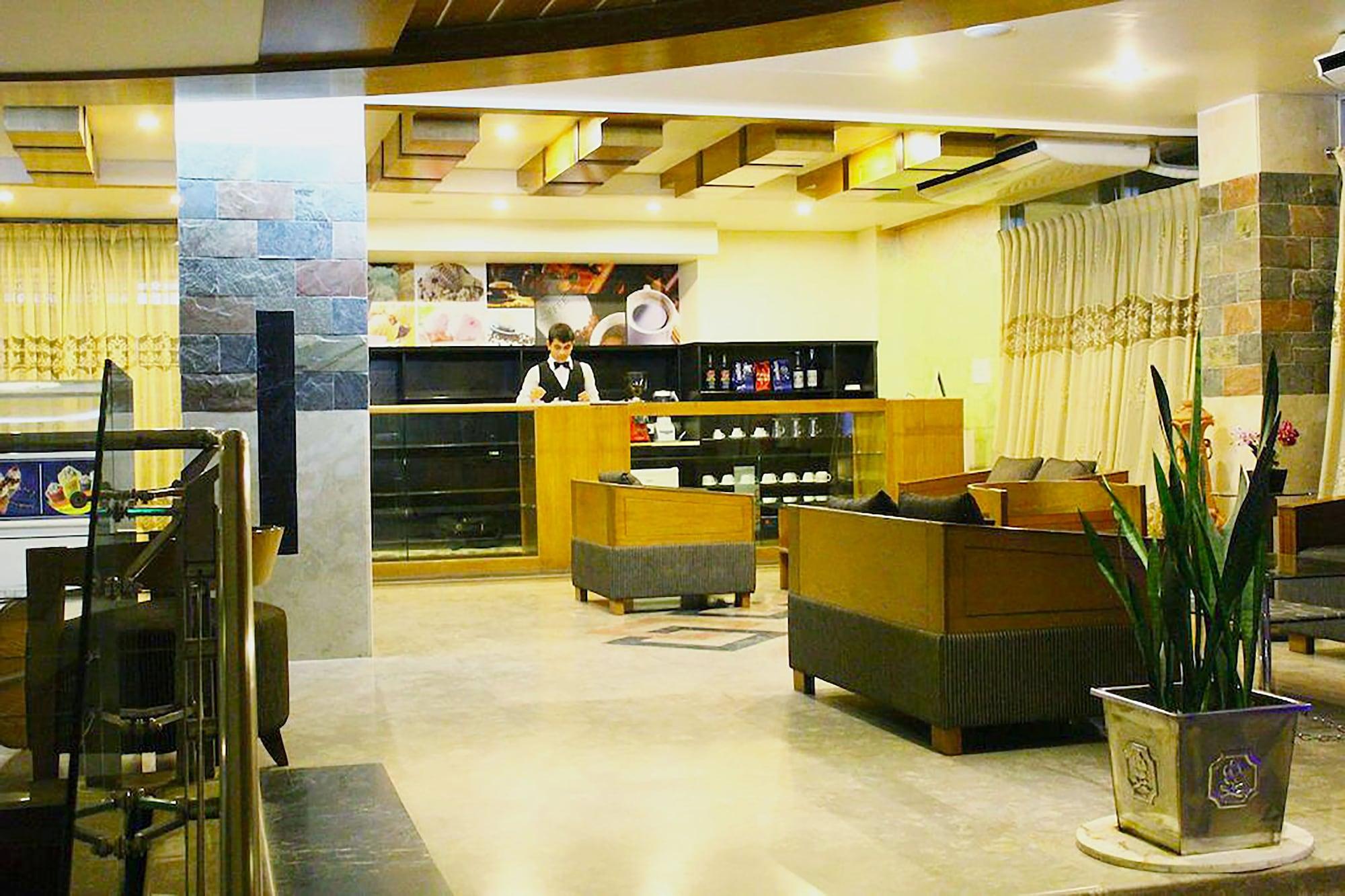 Bar/Salón White Orchid