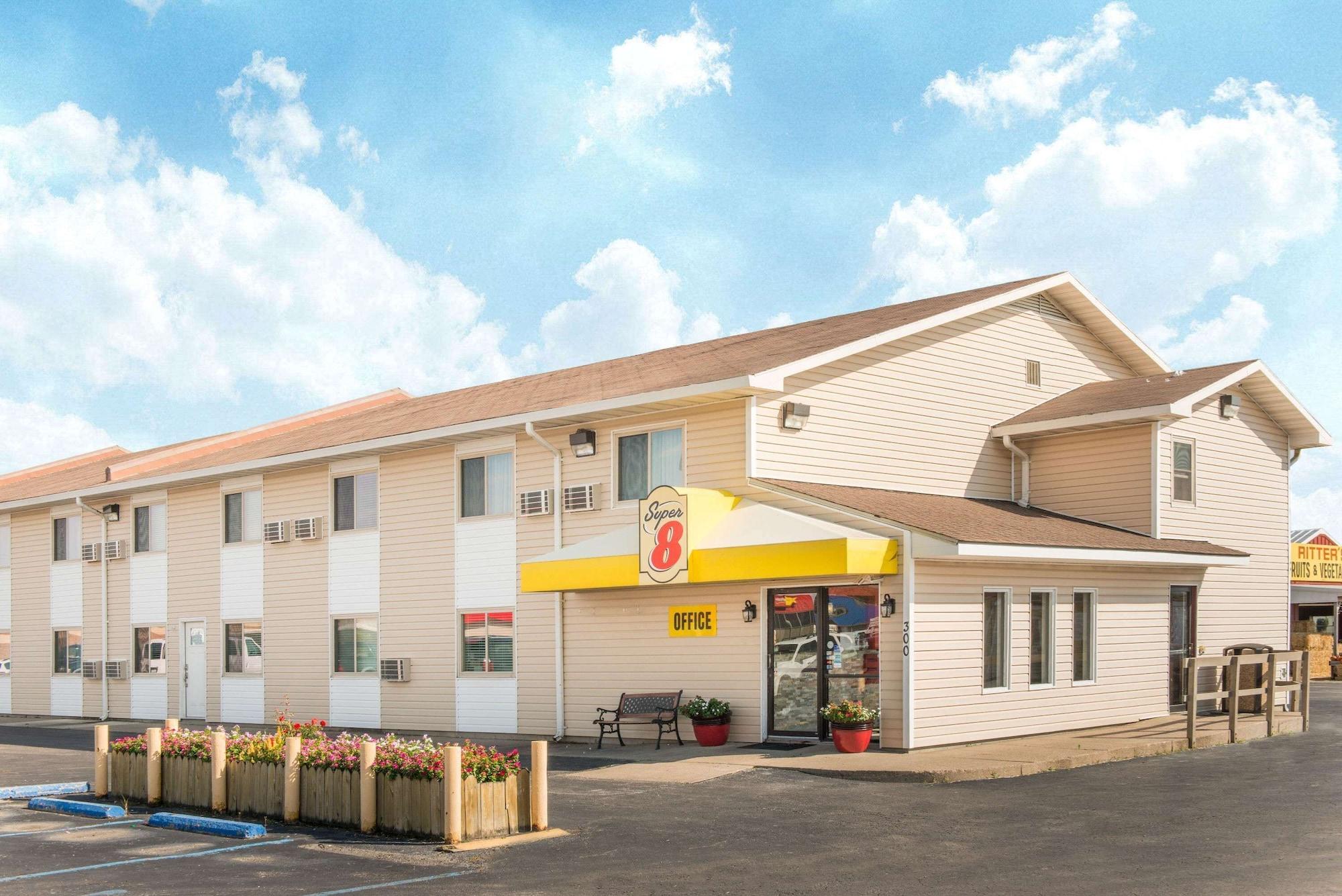 Varios Super 8 by Wyndham Moberly MO