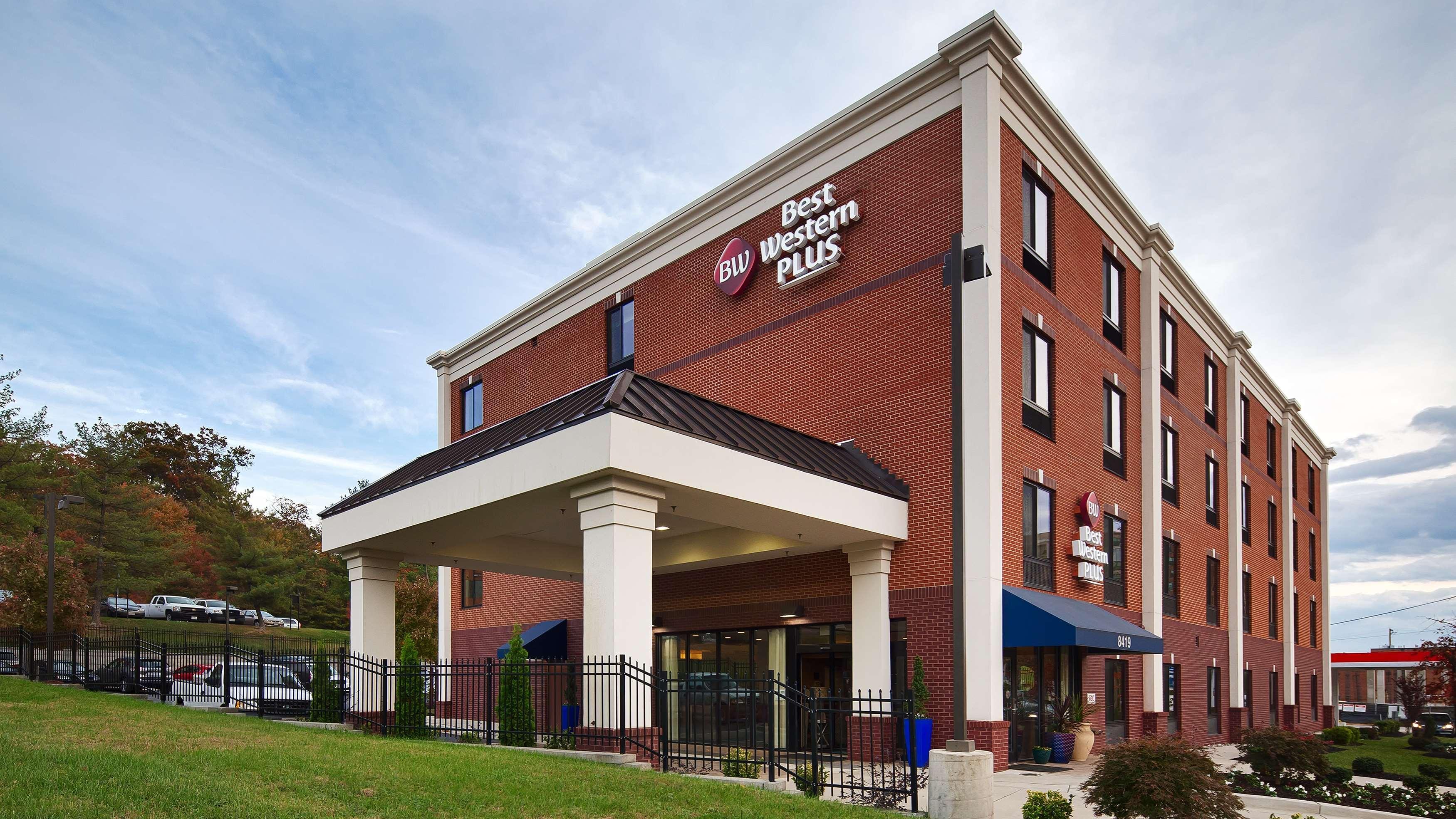 Vista Exterior Best Western Plus College Park Hotel