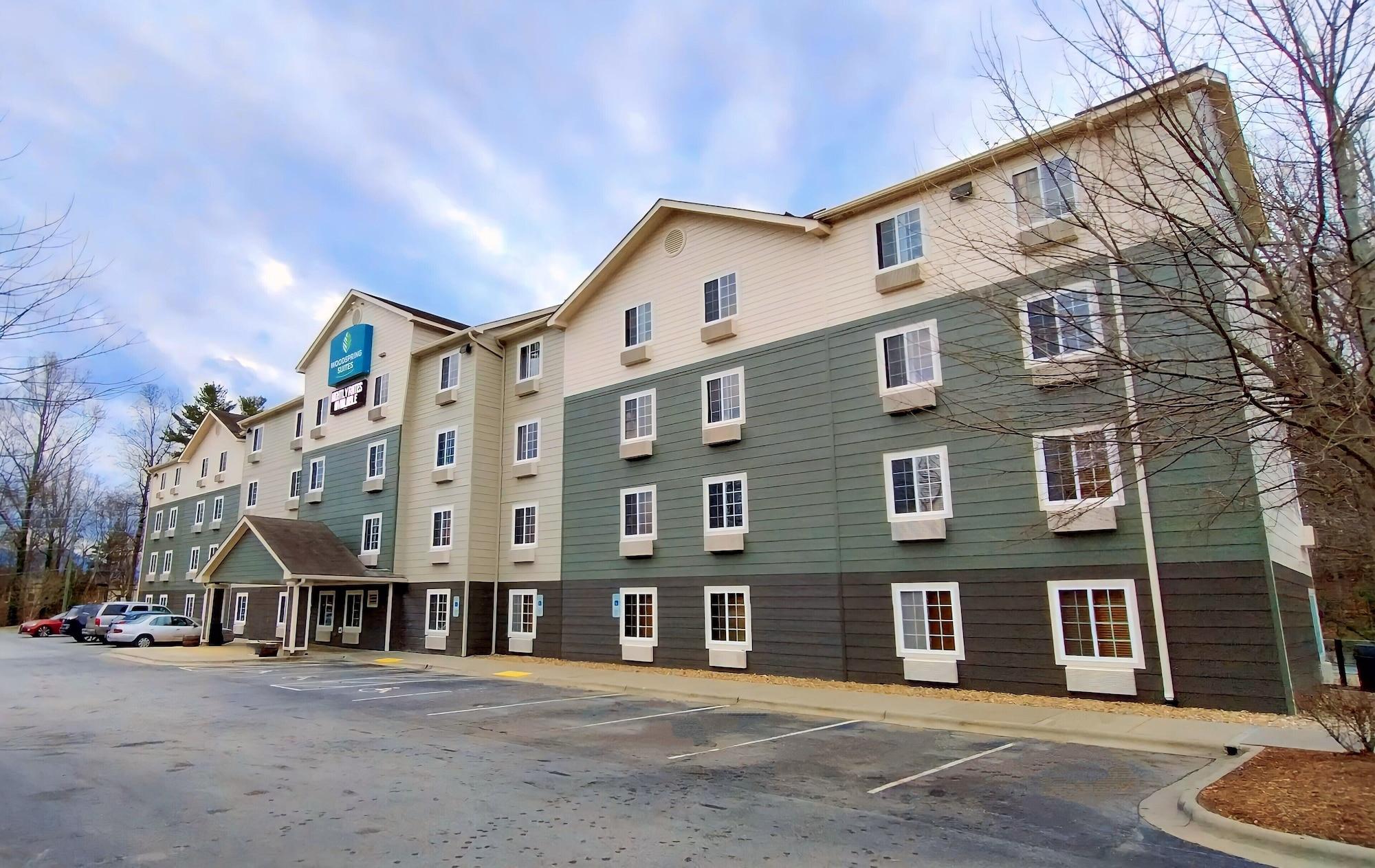 Vista Exterior WoodSpring Suites Asheville - Biltmore West