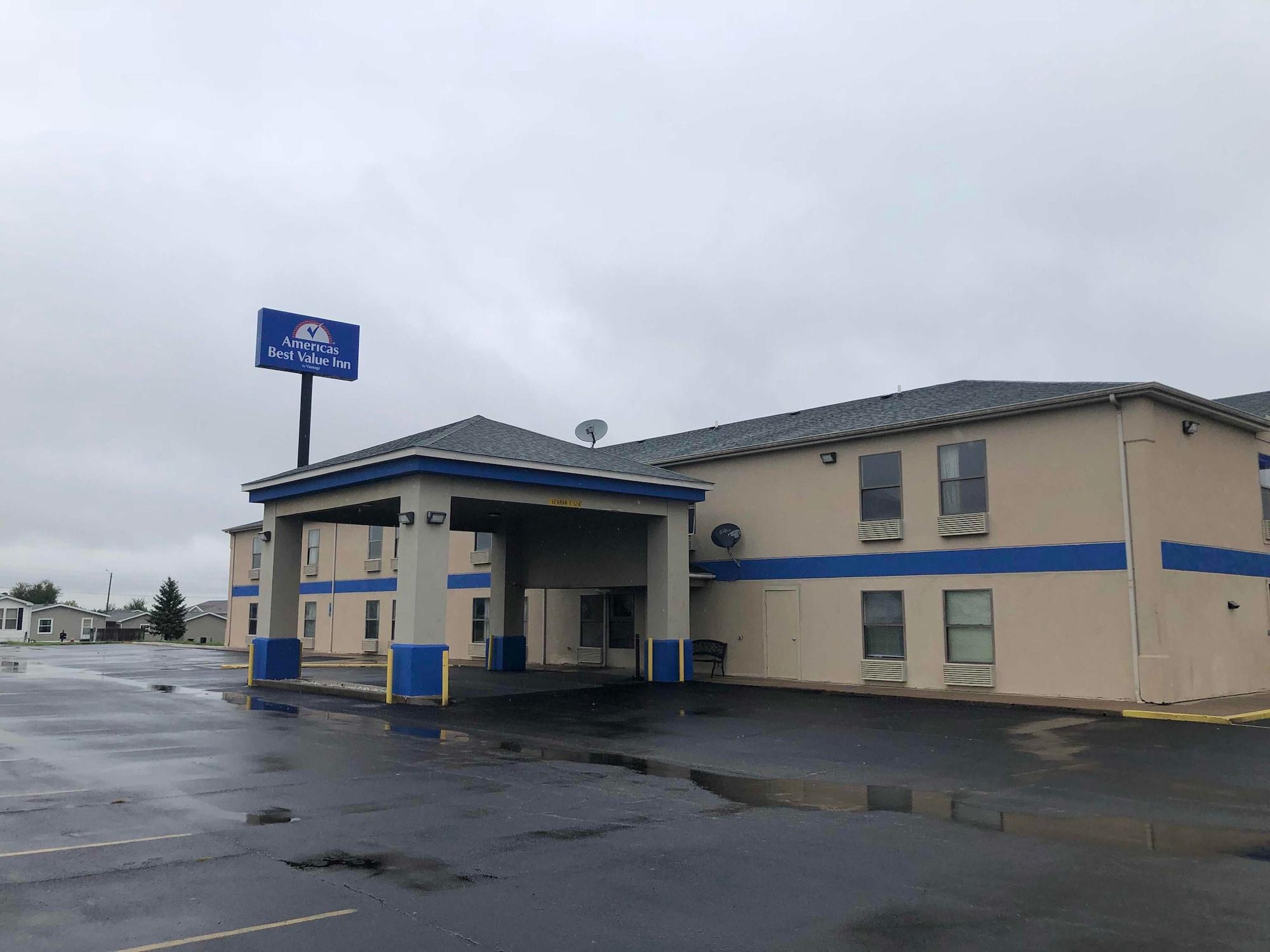 Vista Exterior Super 8 by Wyndham Chenoa