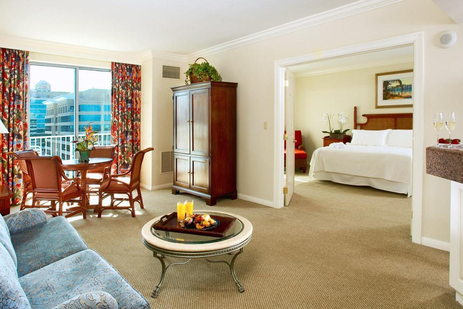 Guest room amenity Riverside Hotel