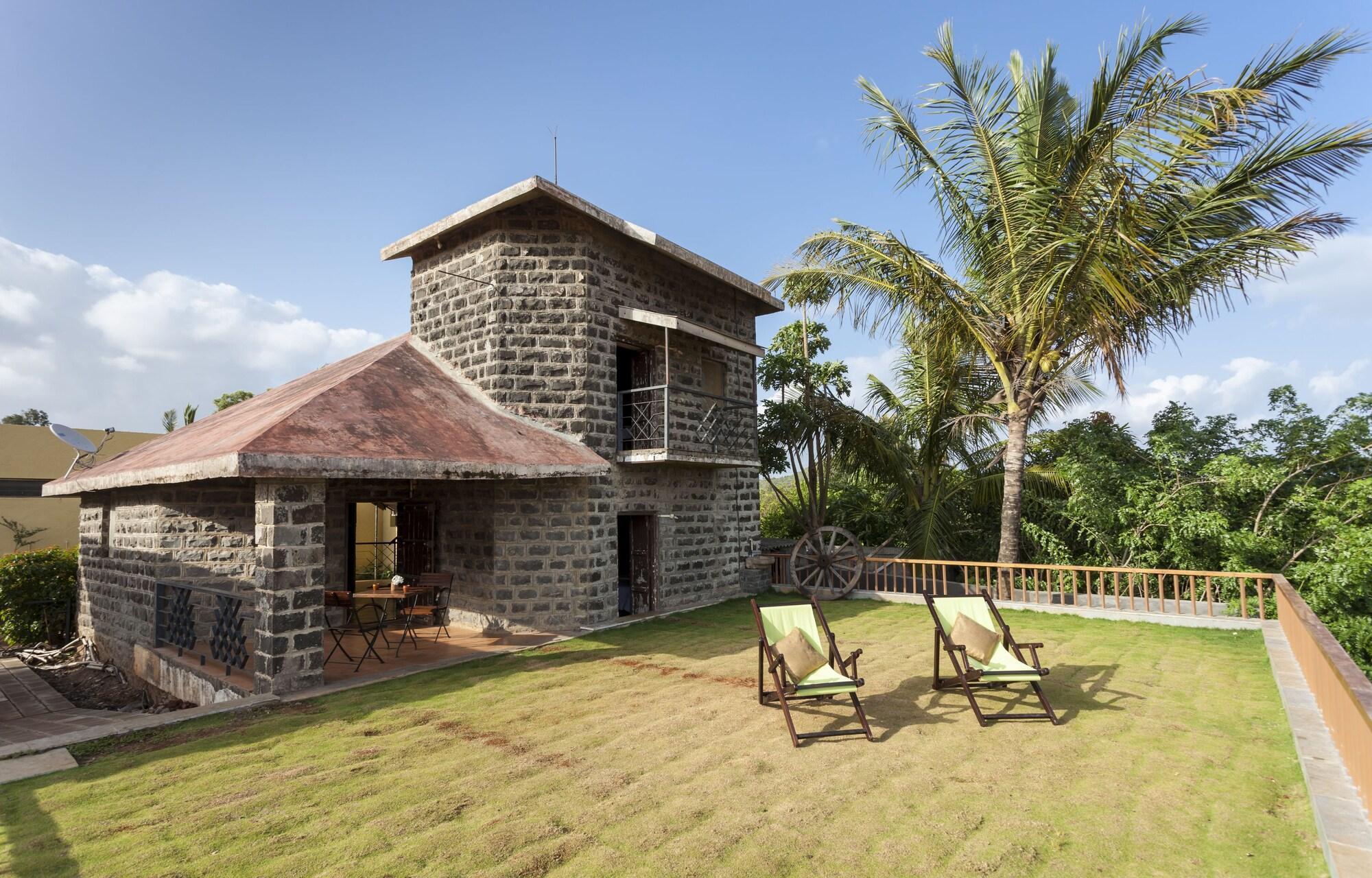 Vista Exterior Nisarg Resort