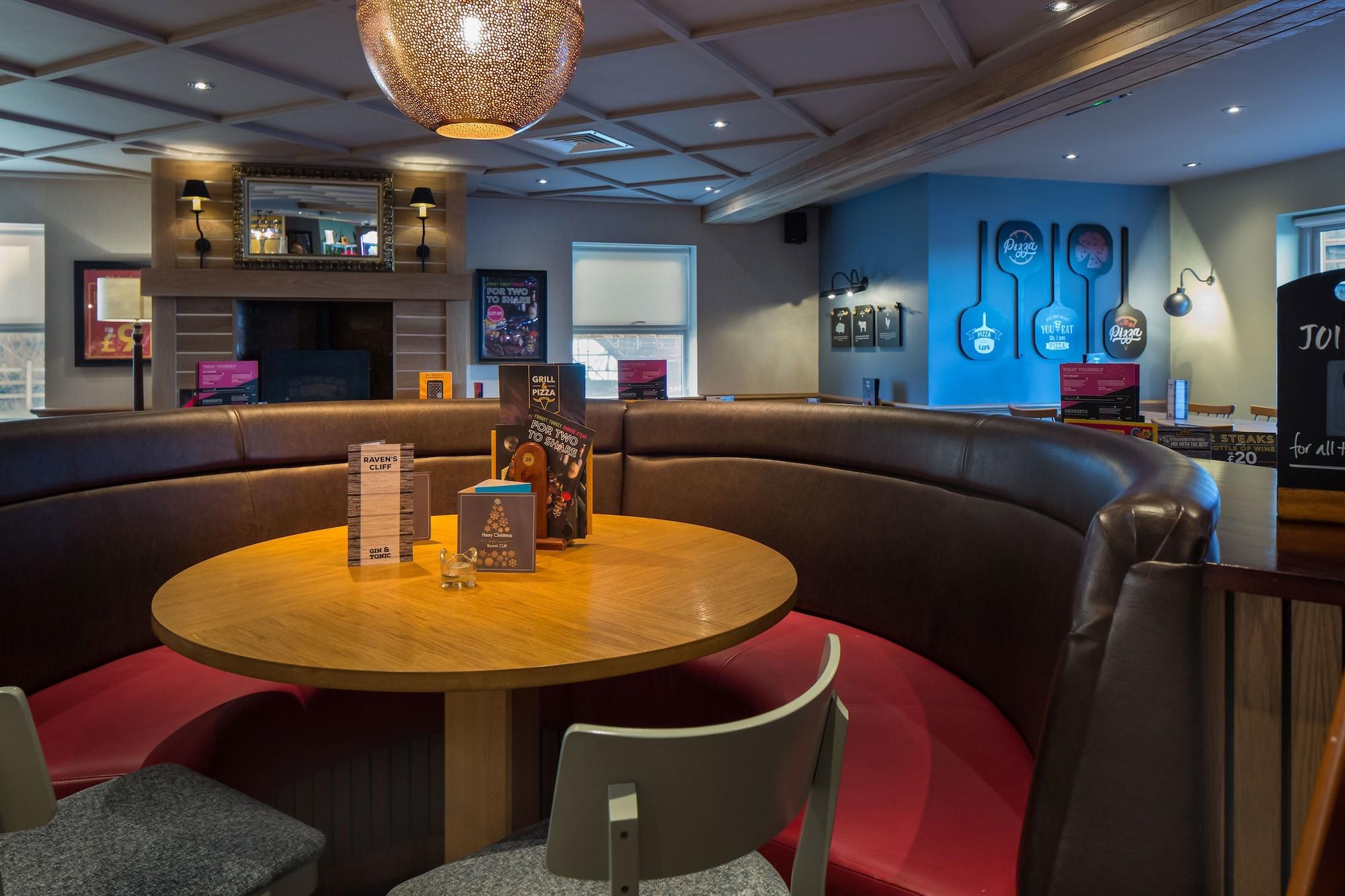 Restaurant Raven’s Cliff, Motherwell by Marston's Inns