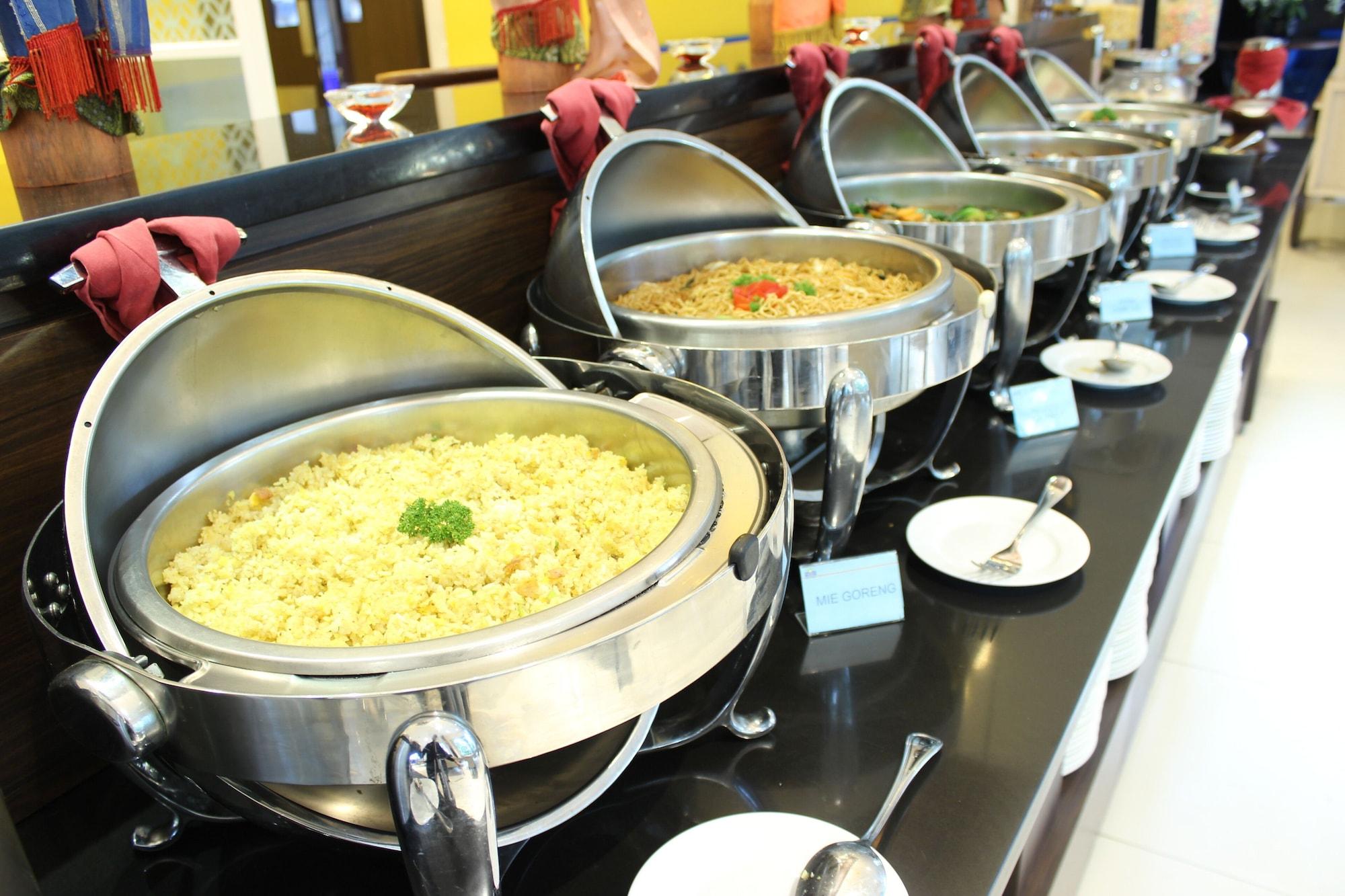 Restaurant Days Hotel & Suites by Wyndham Jakarta Airport