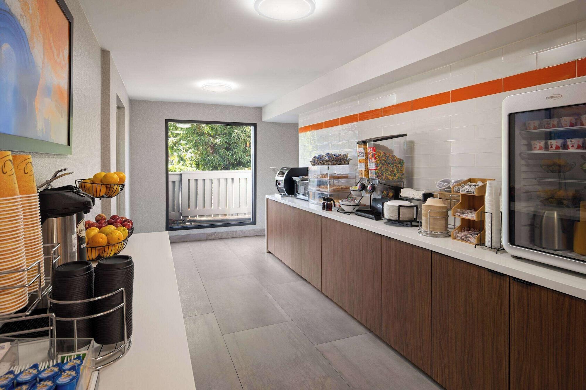 Restaurant La Quinta Inn by Wyndham San Diego - Miramar