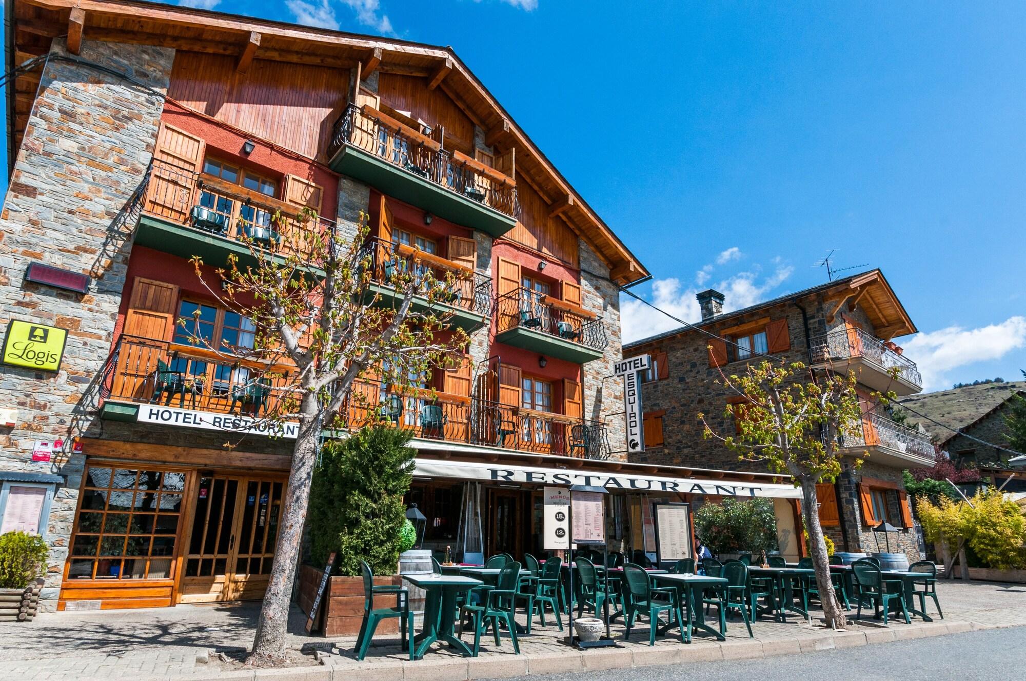 Vista Exterior Hotel Esquirol