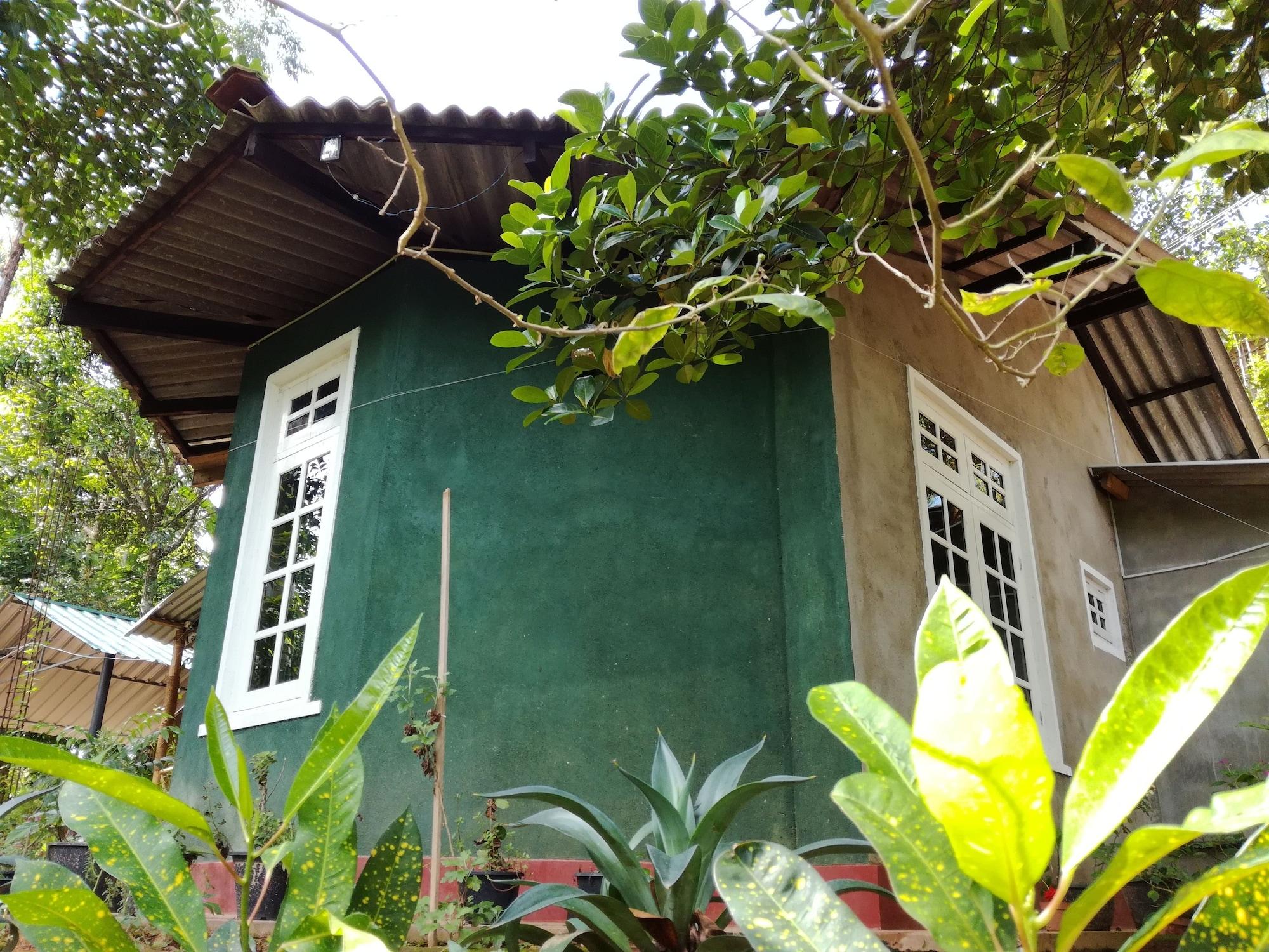 Varios Green Lantern Inn