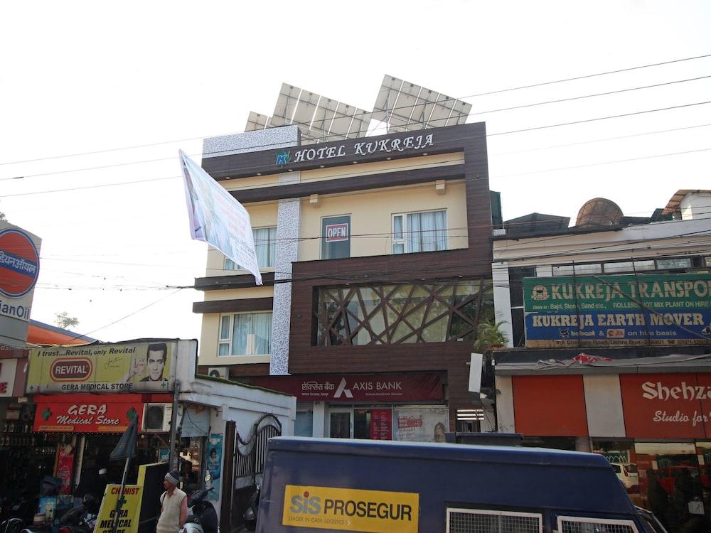 Vista Exterior OYO 8132 Hotel Kukreja