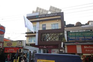 Alojamiento - OYO 8132 Hotel Kukreja