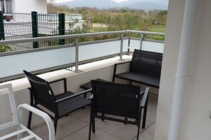 Alquiler Vacacional - COTE D'AZUR NEW AND SECURE F3 APARTMENT 10 KM FROM THE SEA - QUIET - SWIMMING POOL