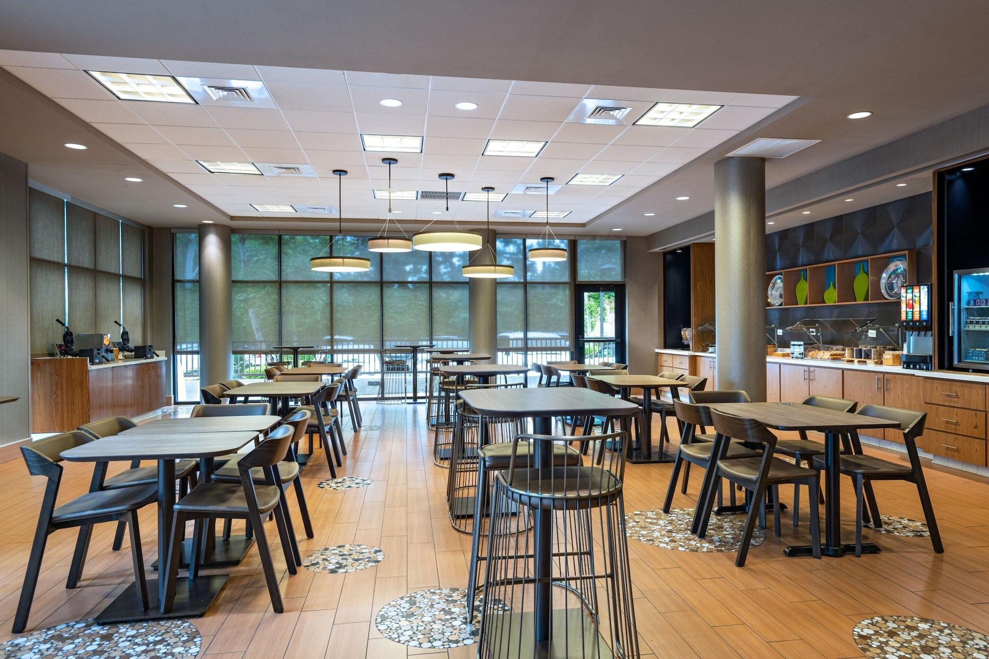 Restaurant SpringHill Suites Anaheim Maingate