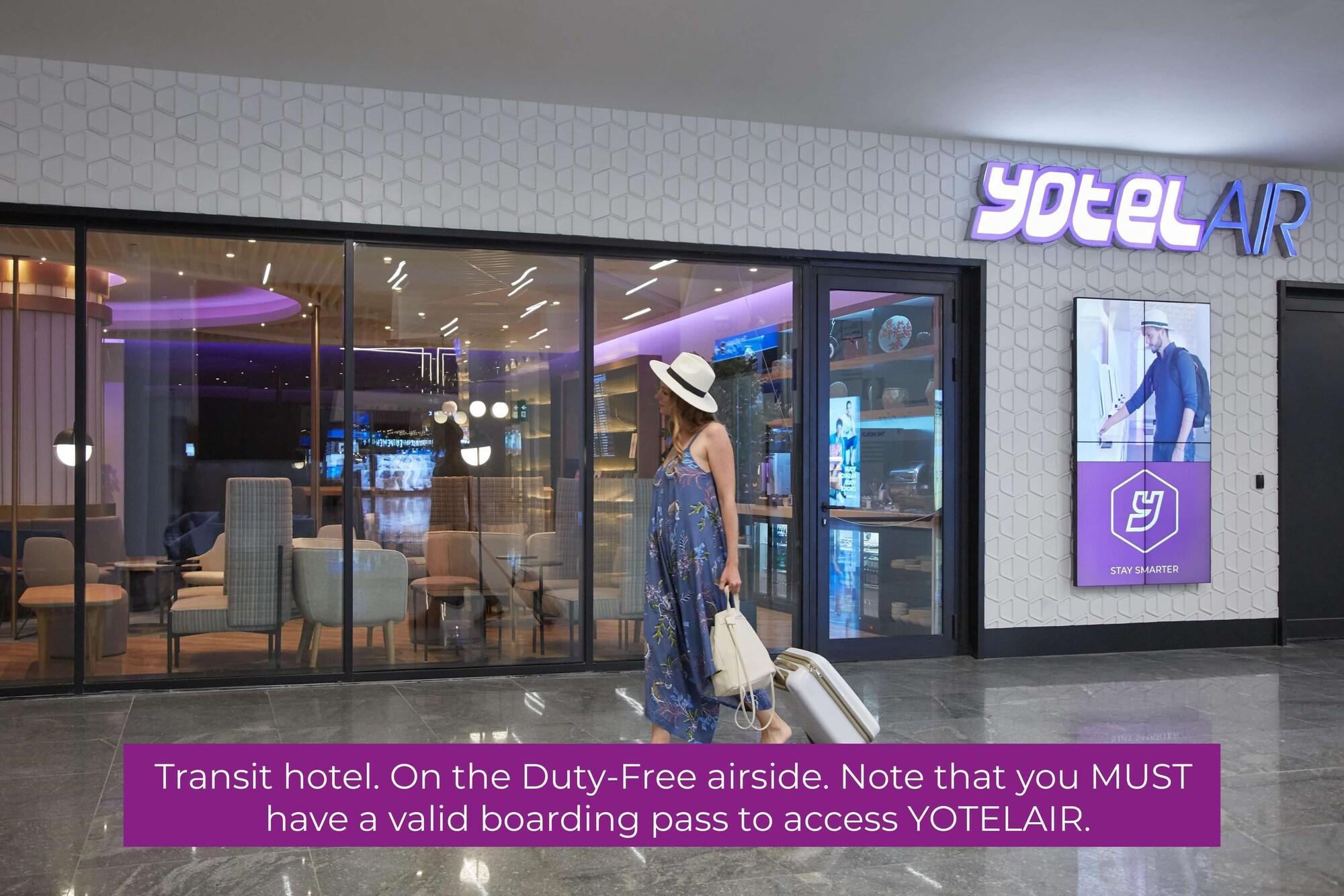 Vista Exterior Yotelair Istanbul Airport Airside  Duty Free