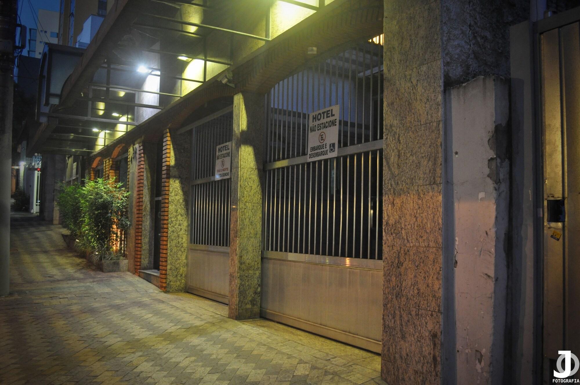 Varios Missouri Hotel