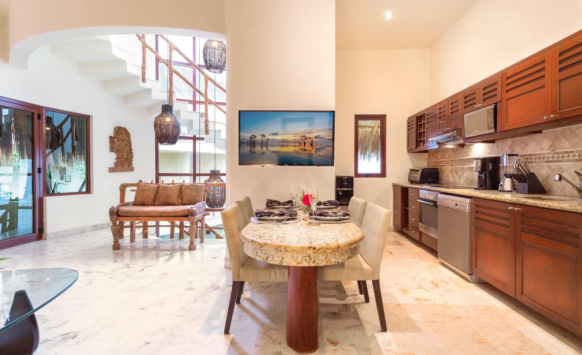 Restaurant Maya Villa Condo Hotel & Beach Club