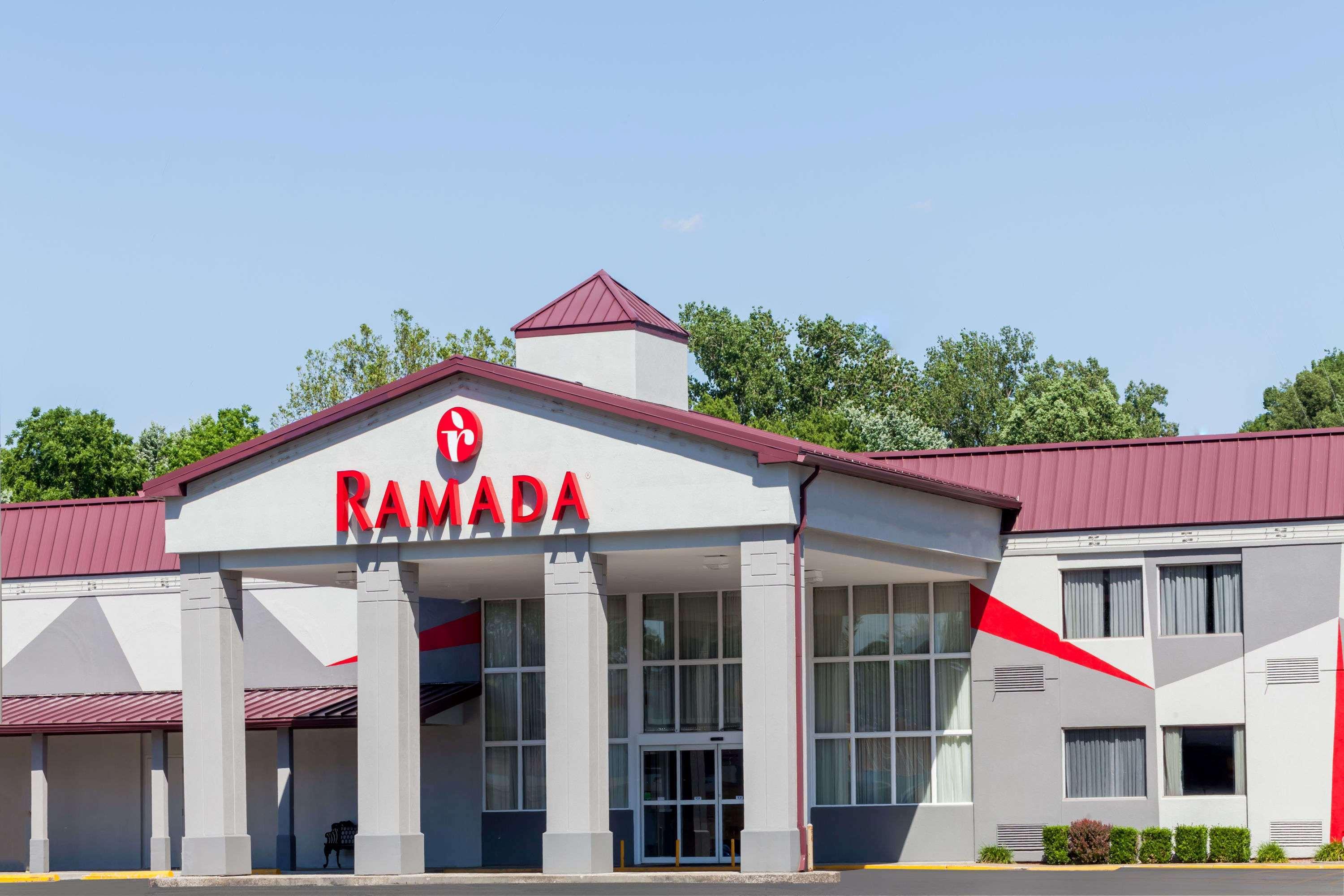 Vista Exterior Ramada by Wyndham Henderson/Evansville