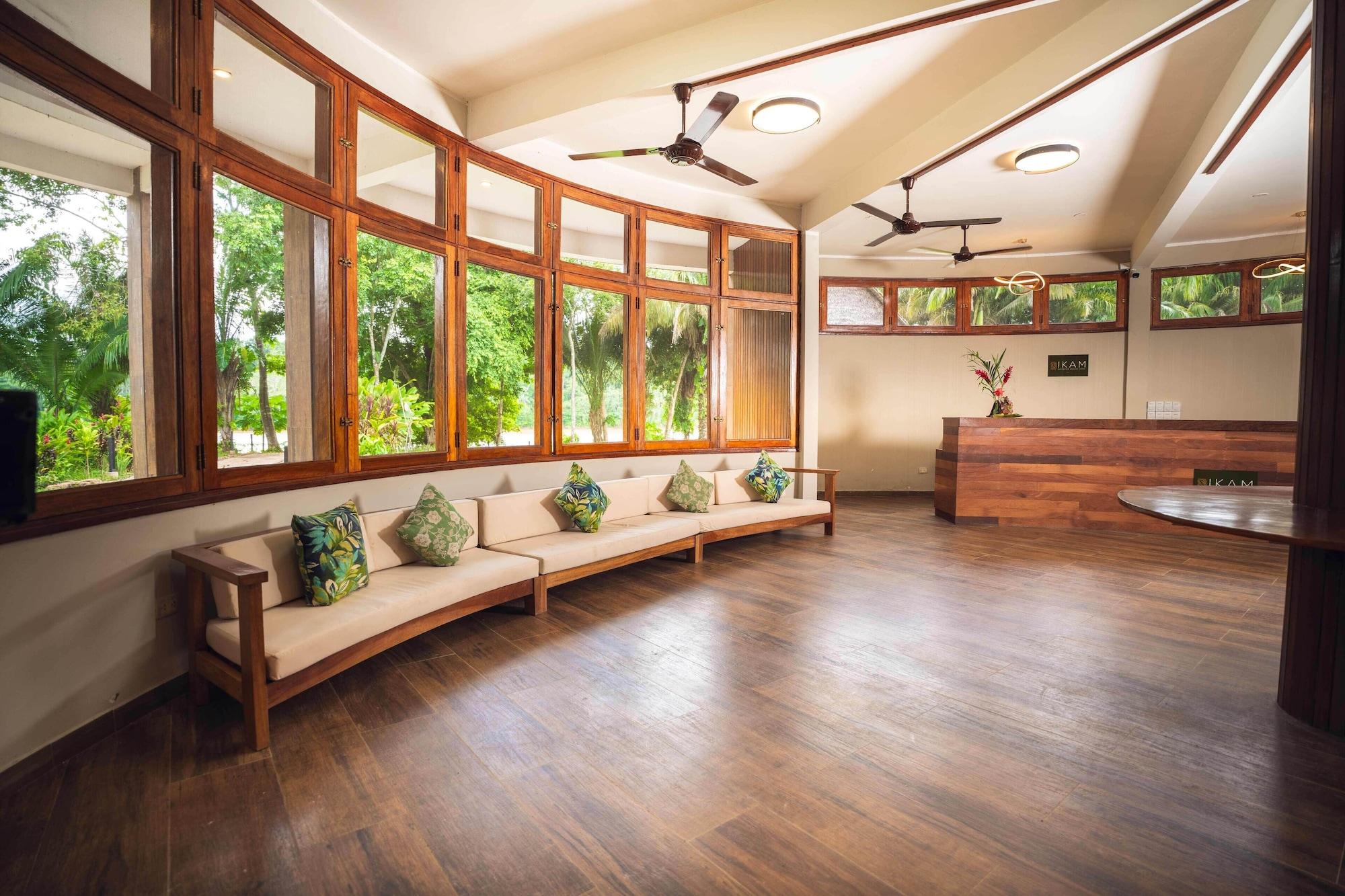 Vista Lobby IKAM Riverview Amazon Lodge - Asociado Casa Andina