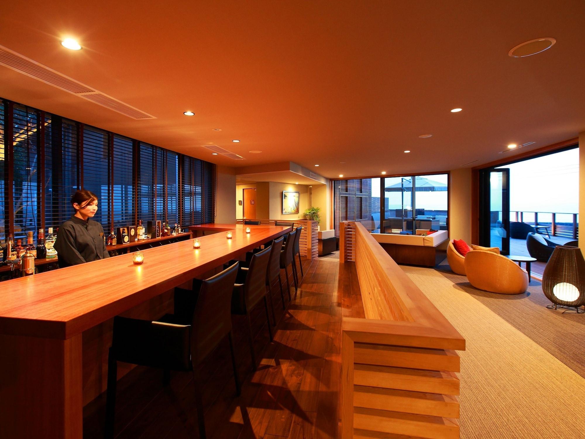 Bar/Salón Beachside Onsen Resort Umi