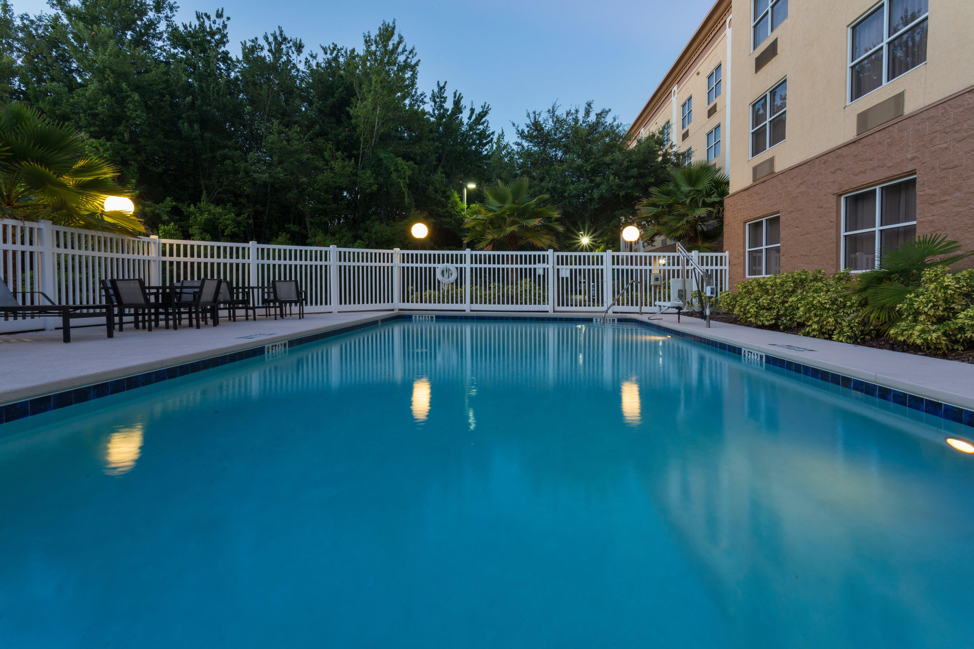 Vista Piscina Holiday Inn Express & Suites Plant City