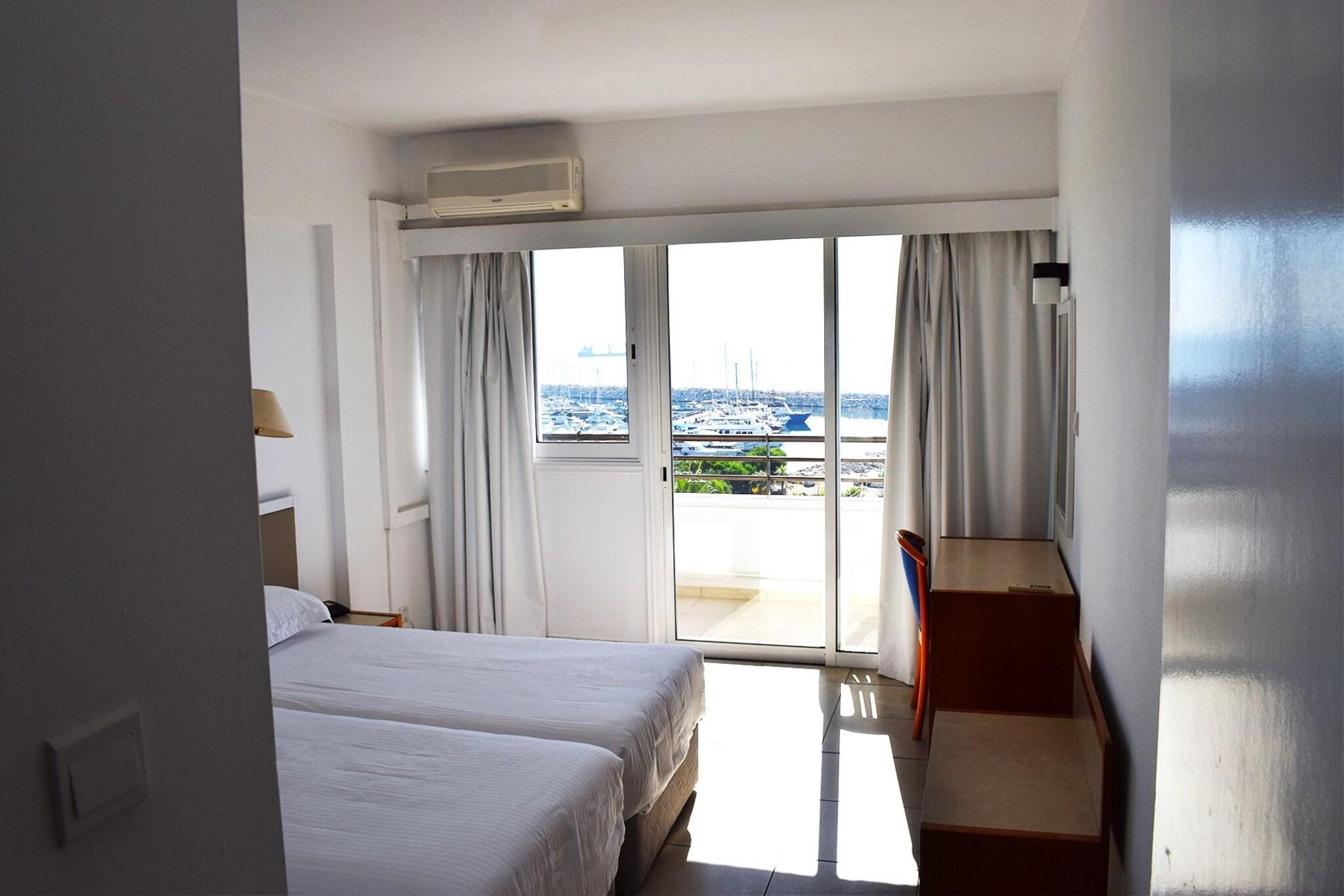 Varios Sun Hall Beach Hotel Apts.