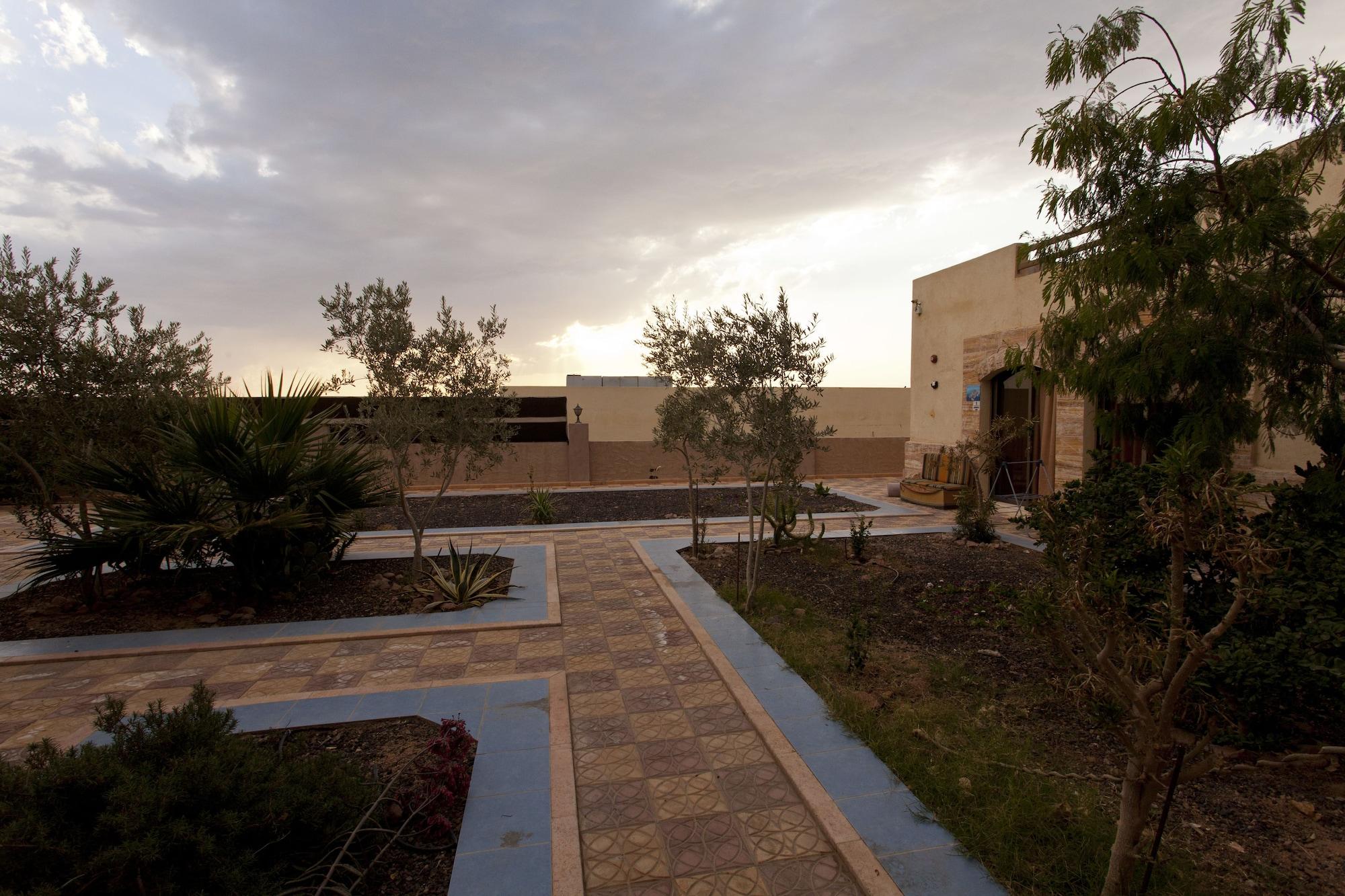 Vista Exterior Arab Divers