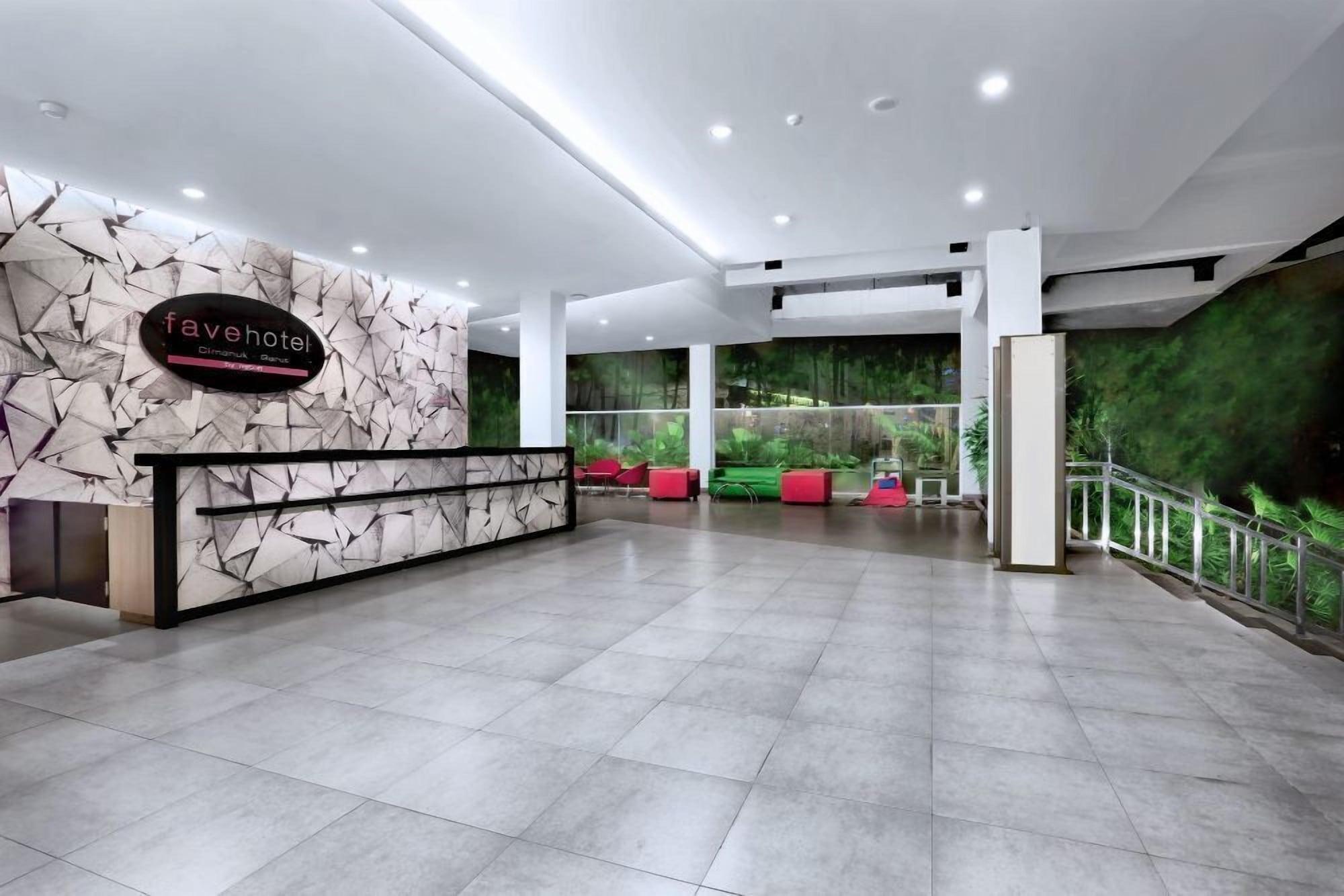 Vista Lobby favehotel Cimanuk Garut
