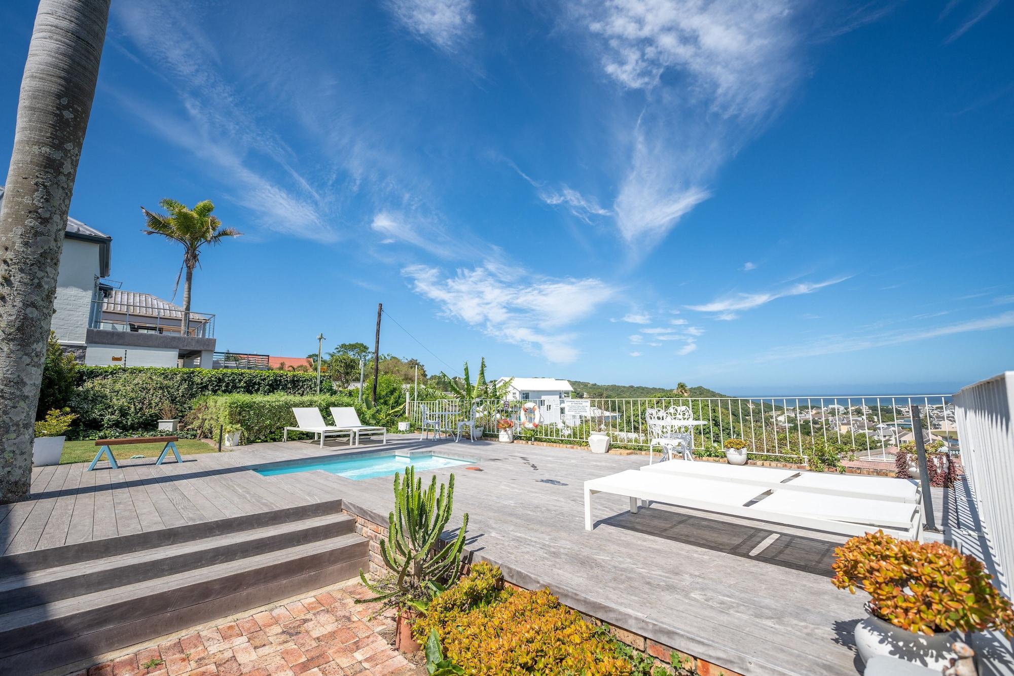 Playa The Lookout Guest House