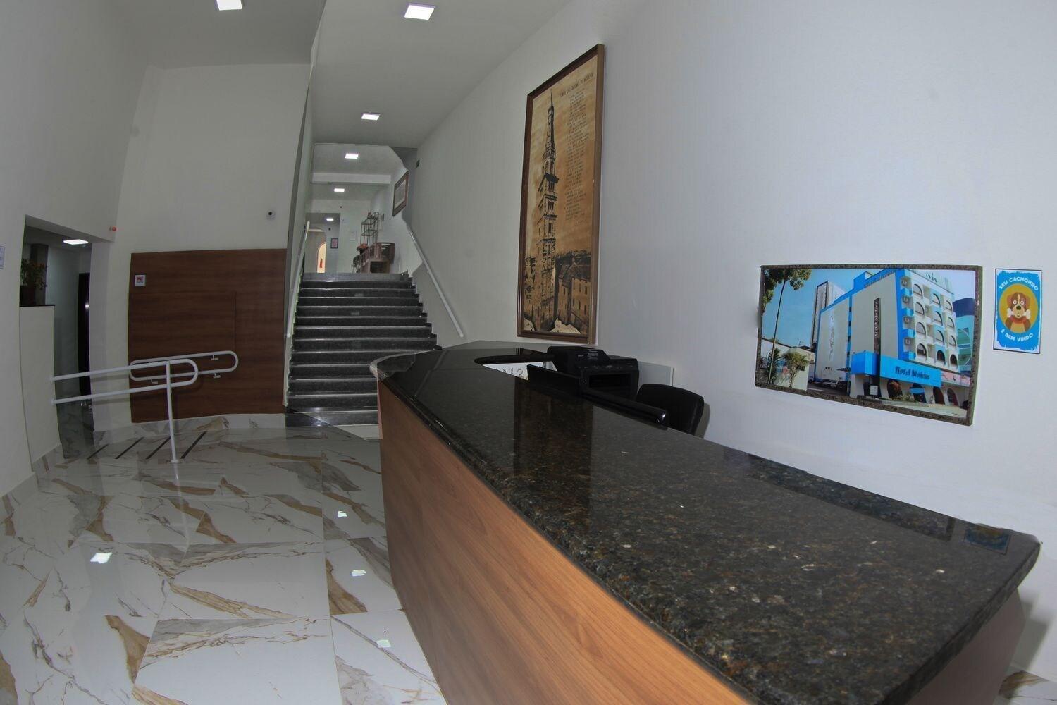 Vista do lobby Modena Hotel