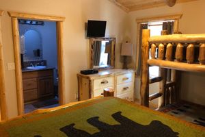 Renta Vacacional - Accessible Cabin, Hot Tub, Private Dog Park & EV Charger