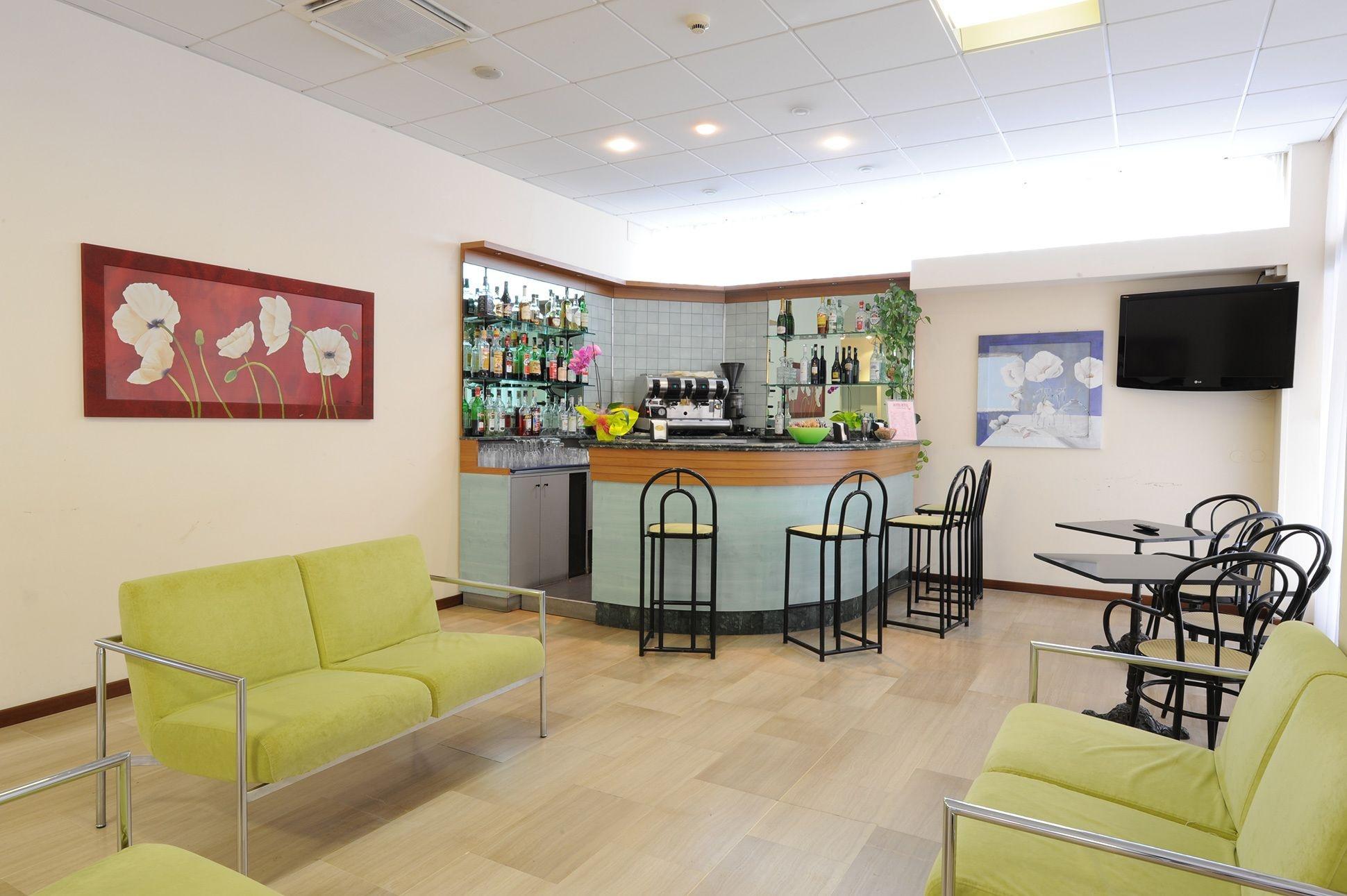 Bar/Salón Hotel Royal