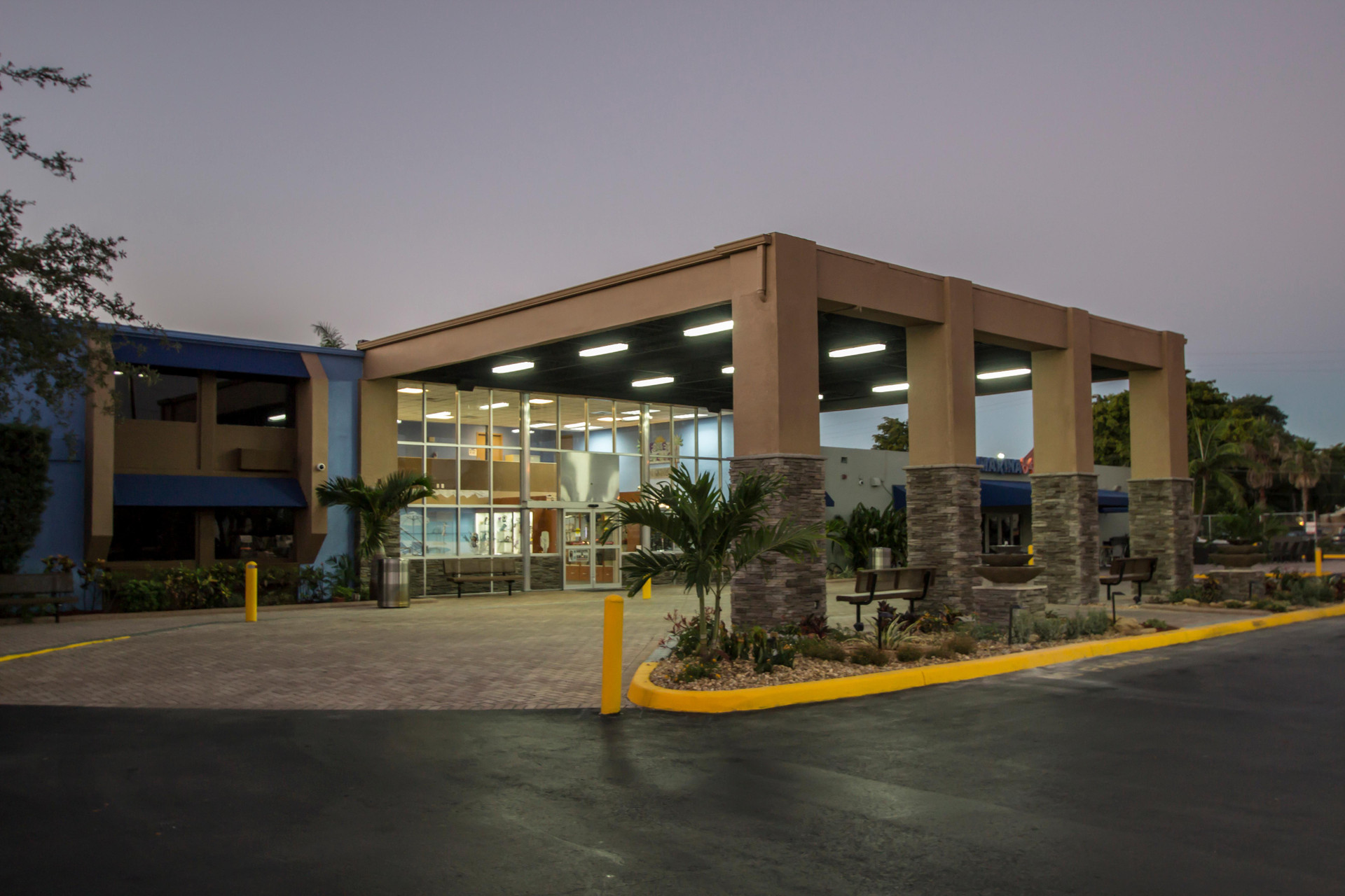 Exterior View Rodeway Inn & Suites FLL Airport - Cruise Port