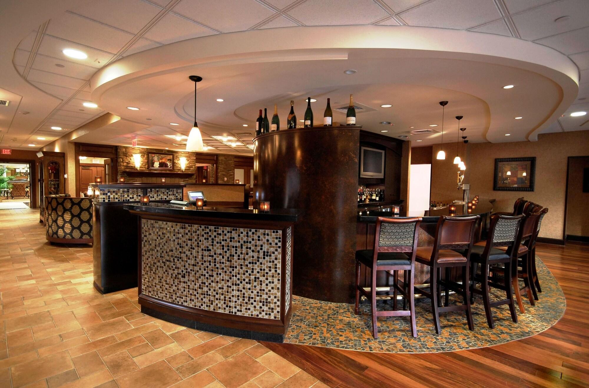 Bar/Salón Clinton Inn Hotel & Event Center