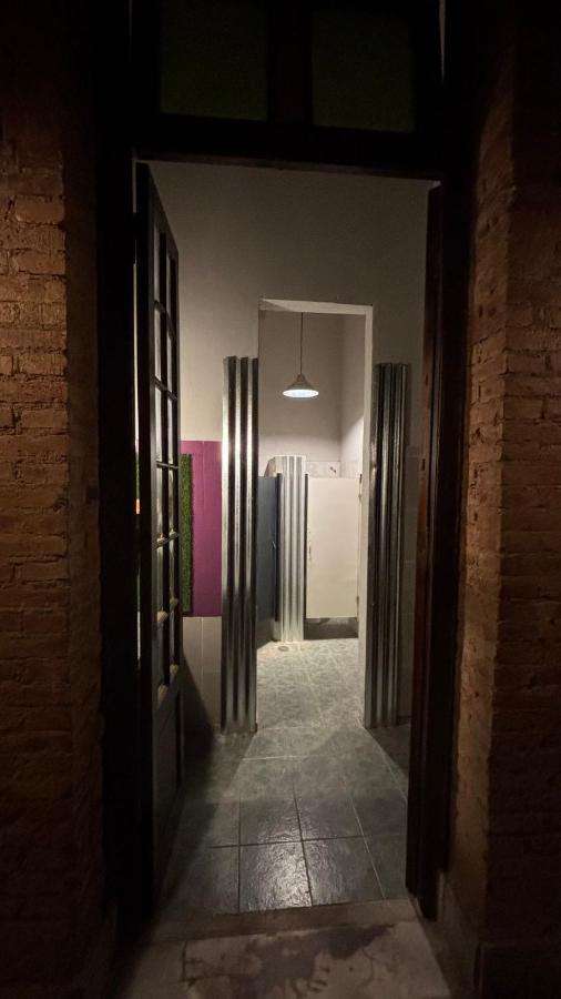 Baño A la Gurda Hostel - Barrio Sur