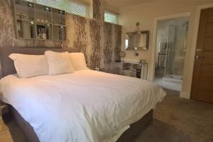 Alquiler Vacacional - Detached 4 Bed Home, Hot Tub & Lake View - Pets OK