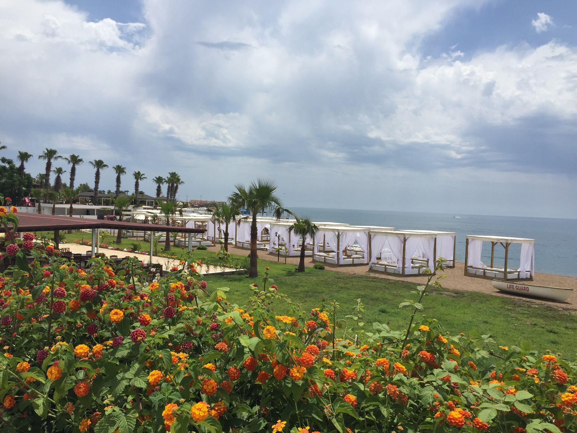 Playa Lara World Hotel