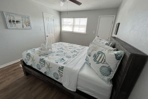 Alquiler Vacacional - Relaxing 2 bedroom Apt, 3 minute walk to beach!