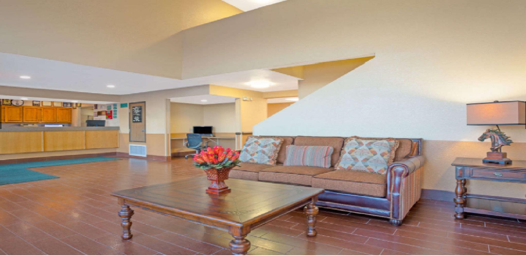 Vista Lobby Howard Johnson by Wyndham Williams