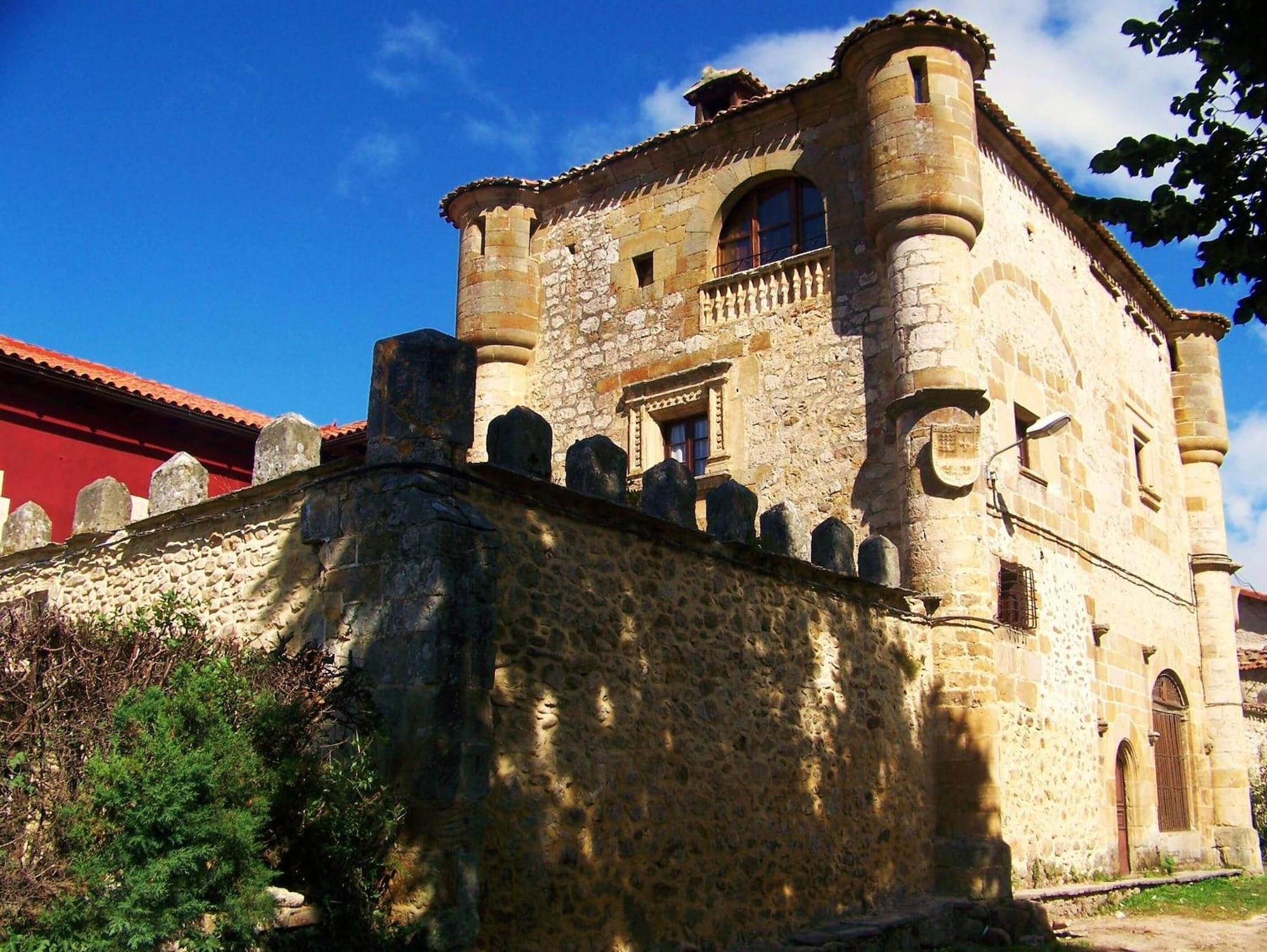 Vista Exterior Posada Torre-Palacio de los Alvarado