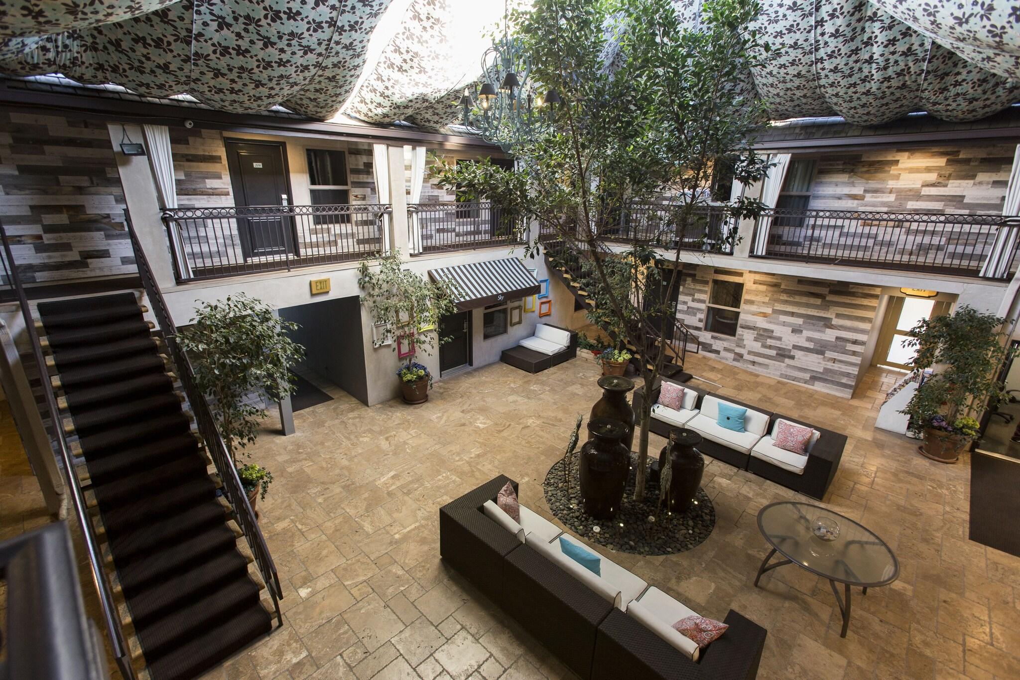 Varios LA Sky Boutique