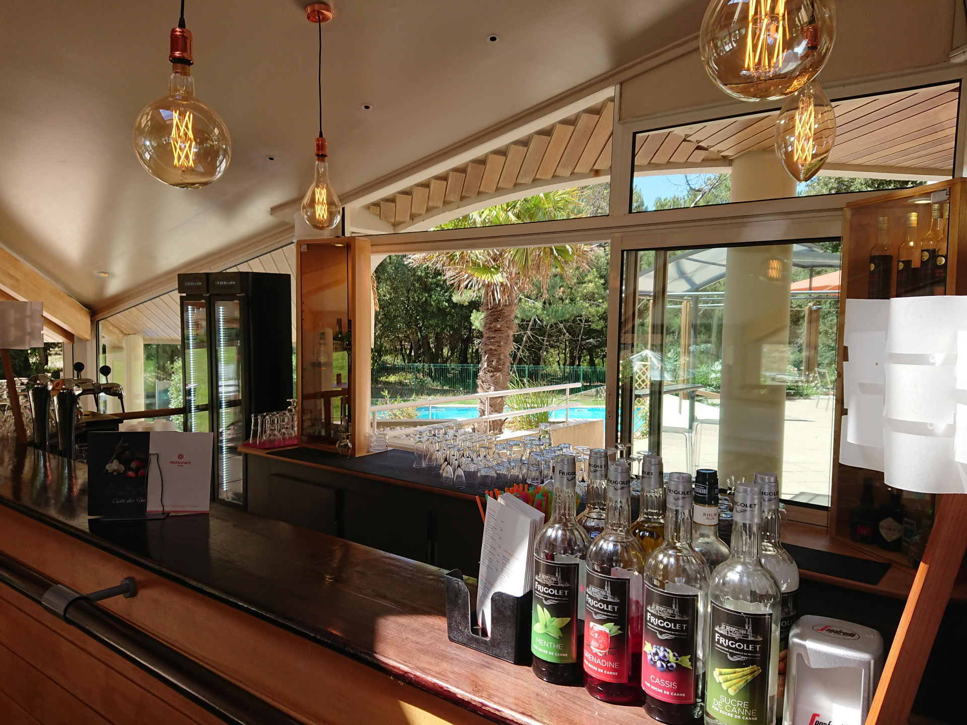 Bar/Salón Les Pins Thalasso SPA Valdys