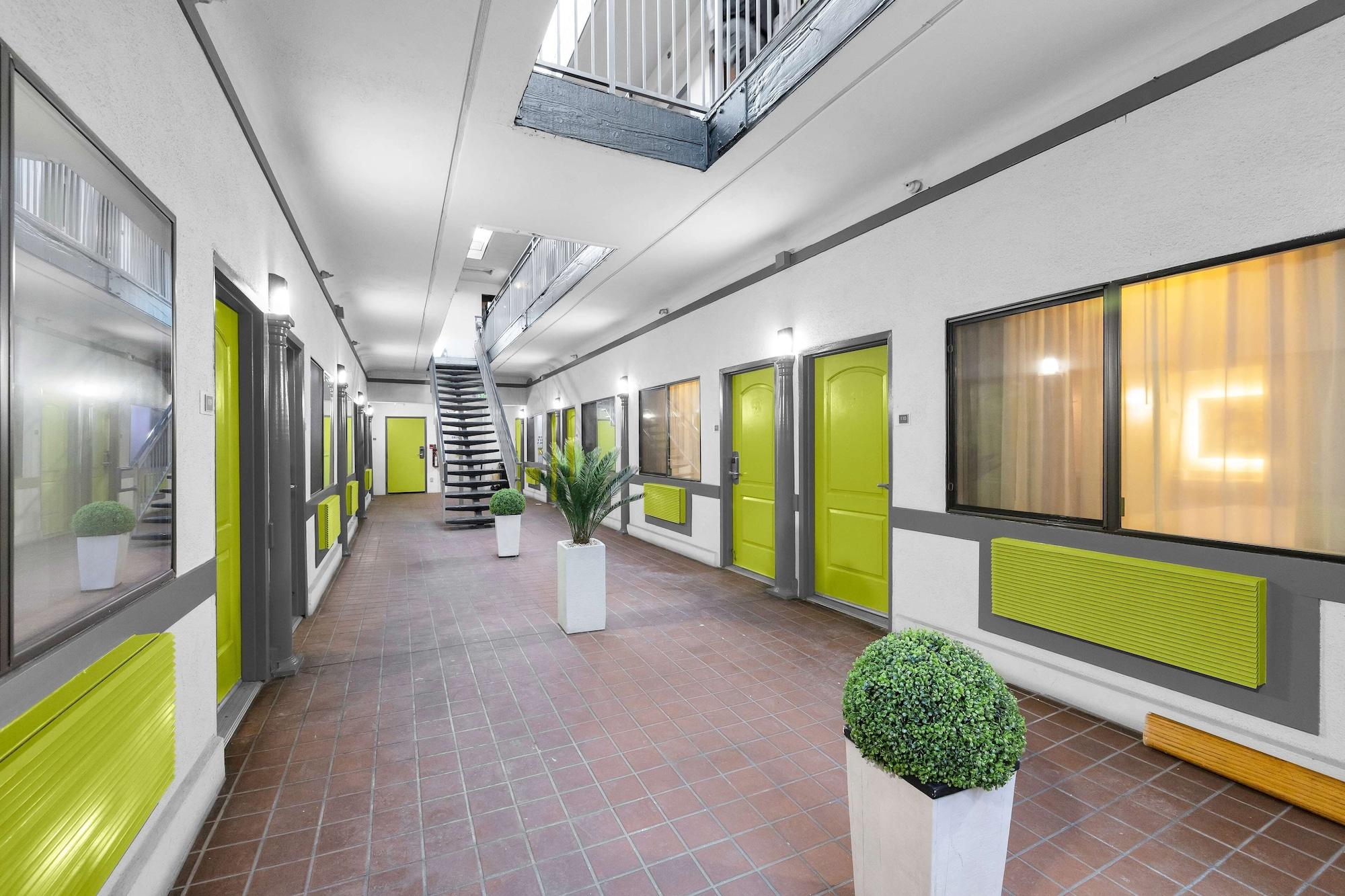 Vista Lobby SureStay by Best Western San Francisco Marina District