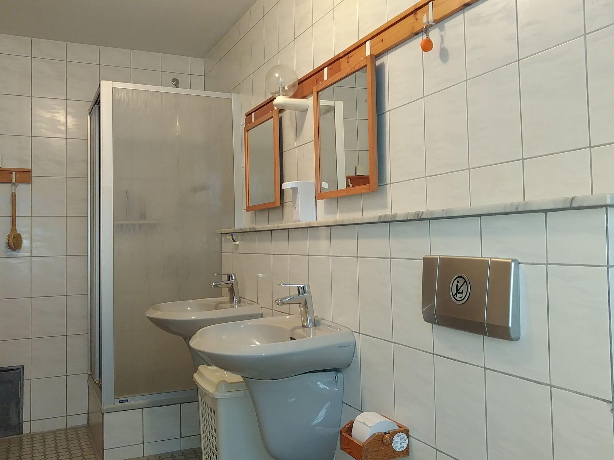 Equipamiento de Habitación B&B am See - Privatzimmer